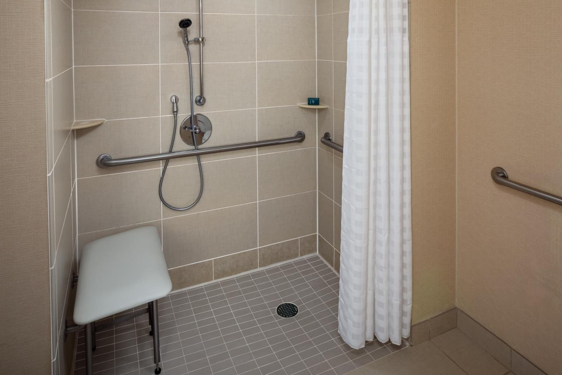 DoubleTree Boston North Shore Danvers gallery photo in Danvers — image 24