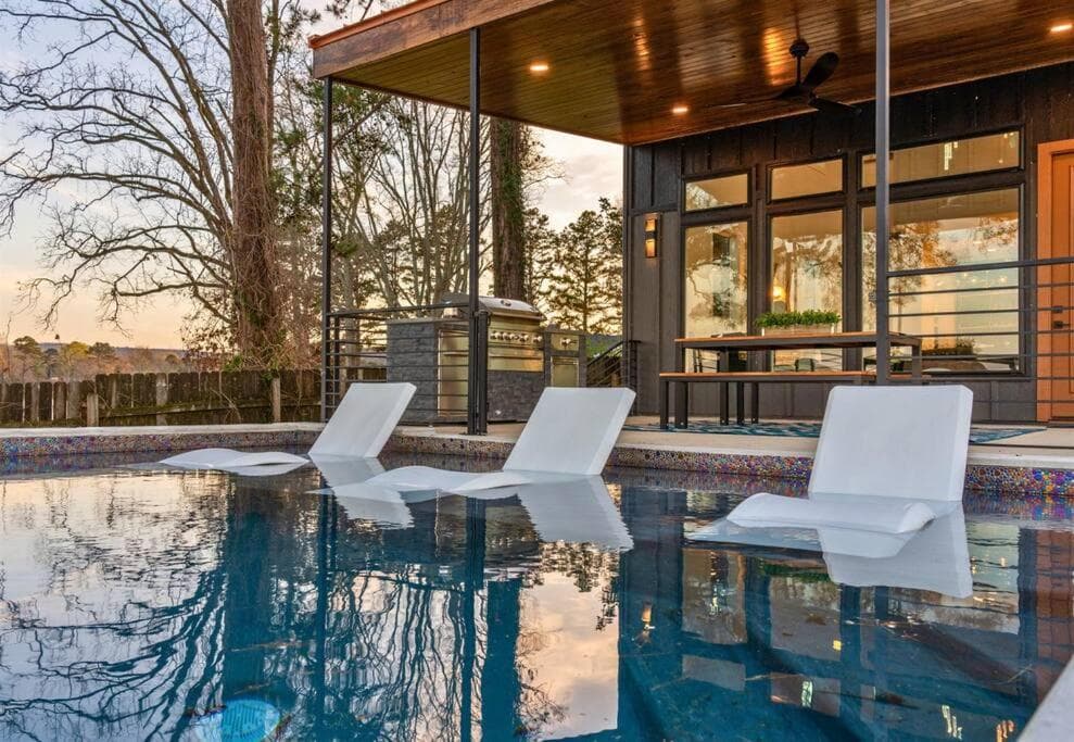 Emerald Point interior in Lake Hamilton, AR — gallery photo 2