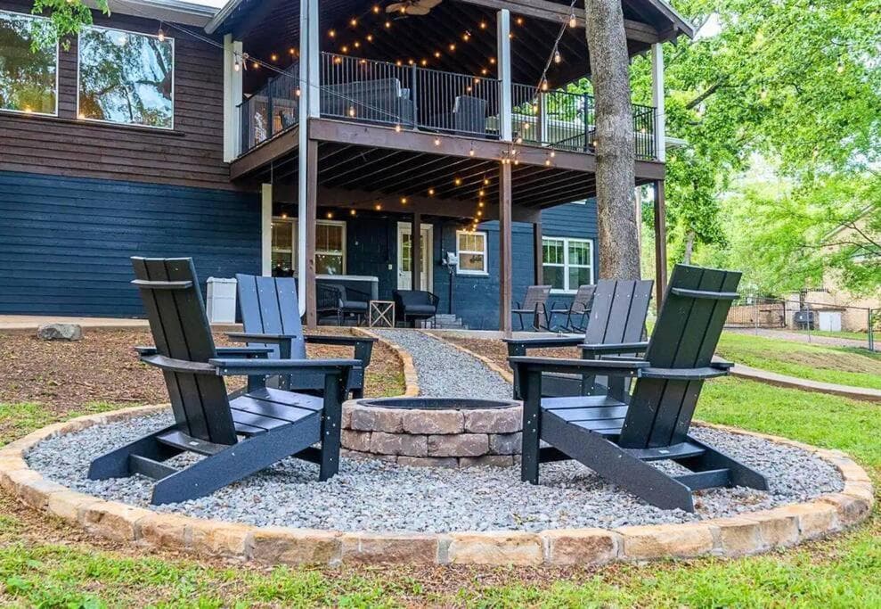 The Hangout at Mimosa Pt. interior in Hot Springs, AR — gallery photo 2