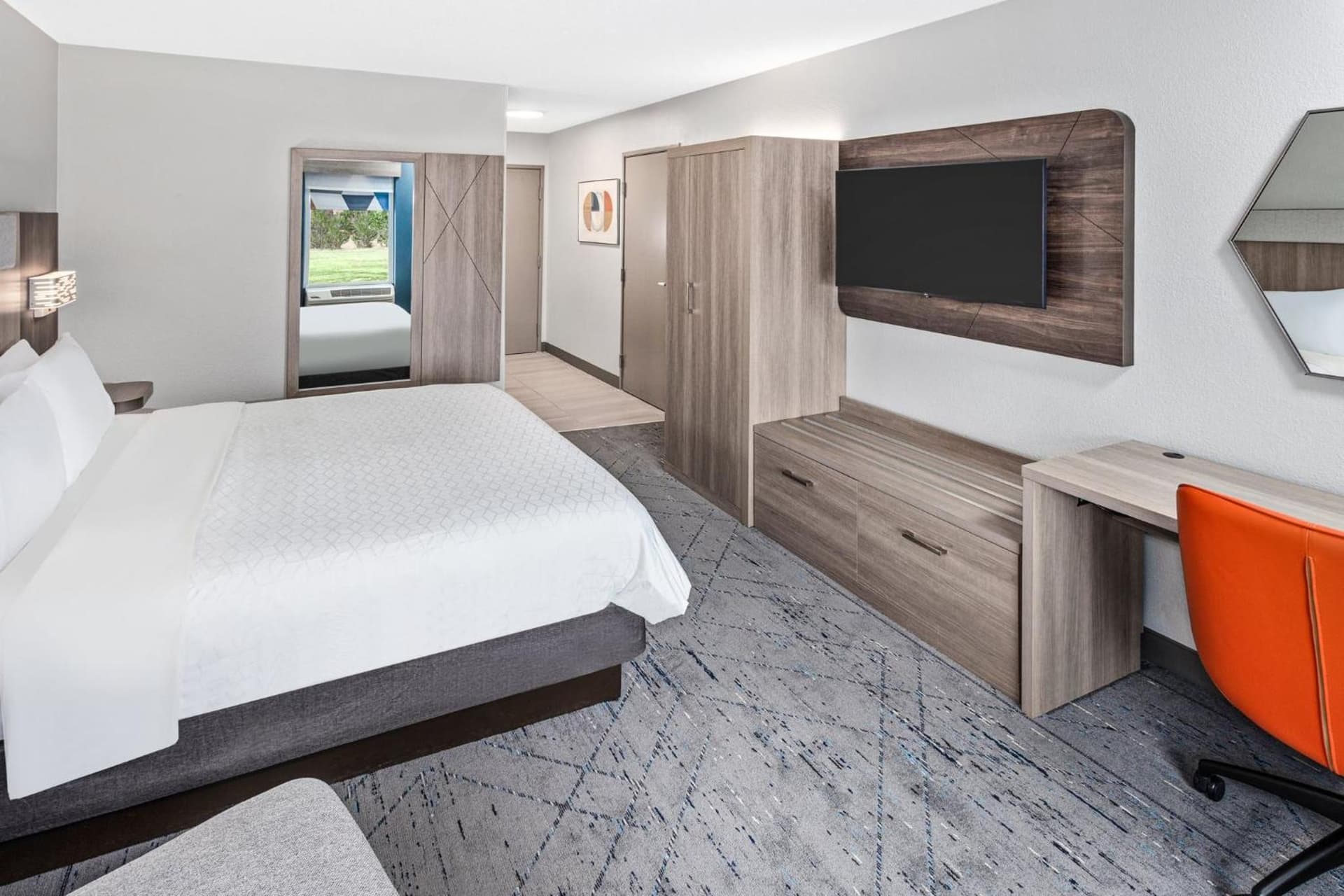Holiday Inn Express Hotel & Suites Chicago-Algonquin by IHG gallery photo in Algonquin, IL — image 24