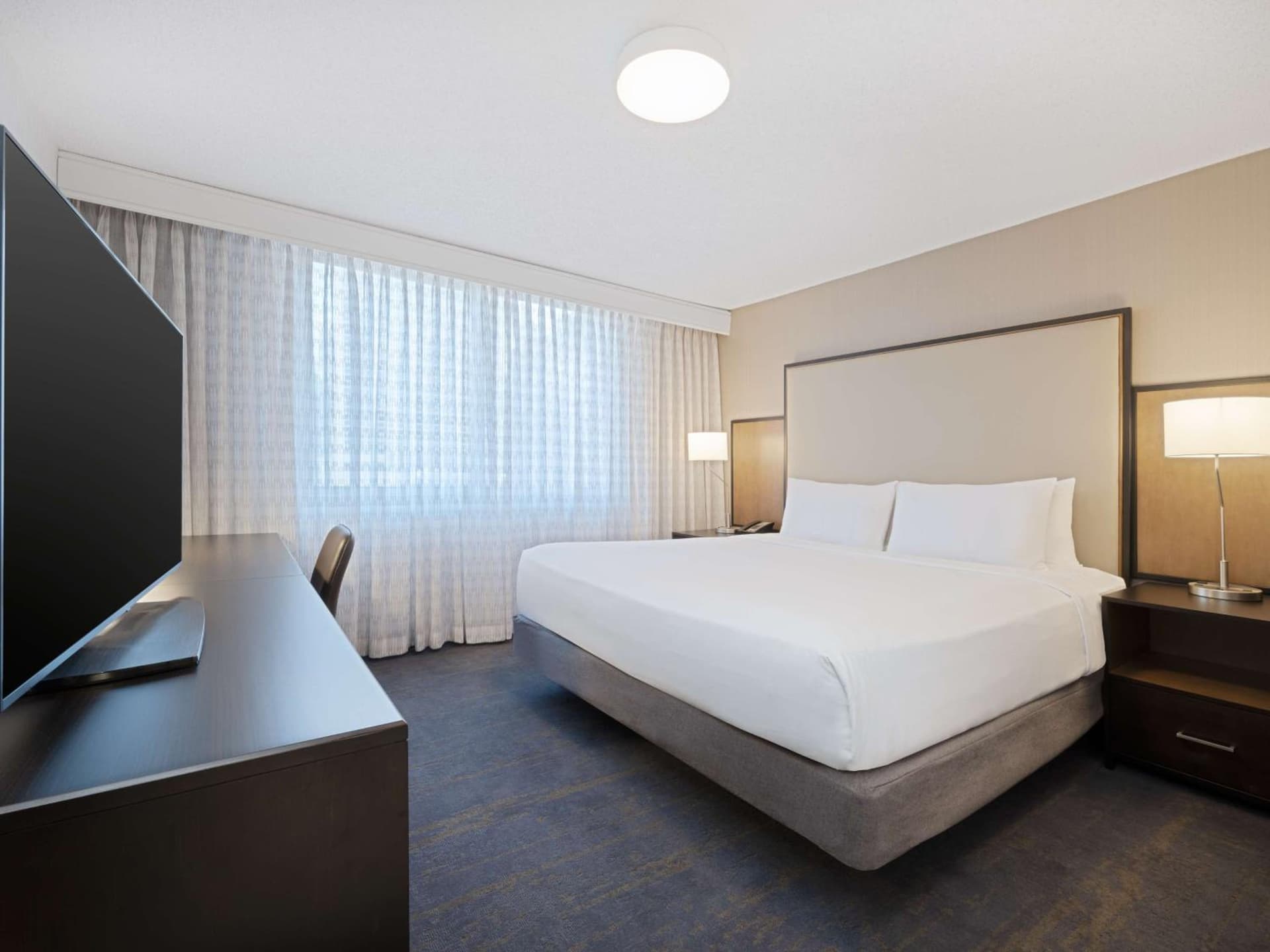Embassy Suites Chicago - Downtown River North gallery photo in Chicago, IL — image 15