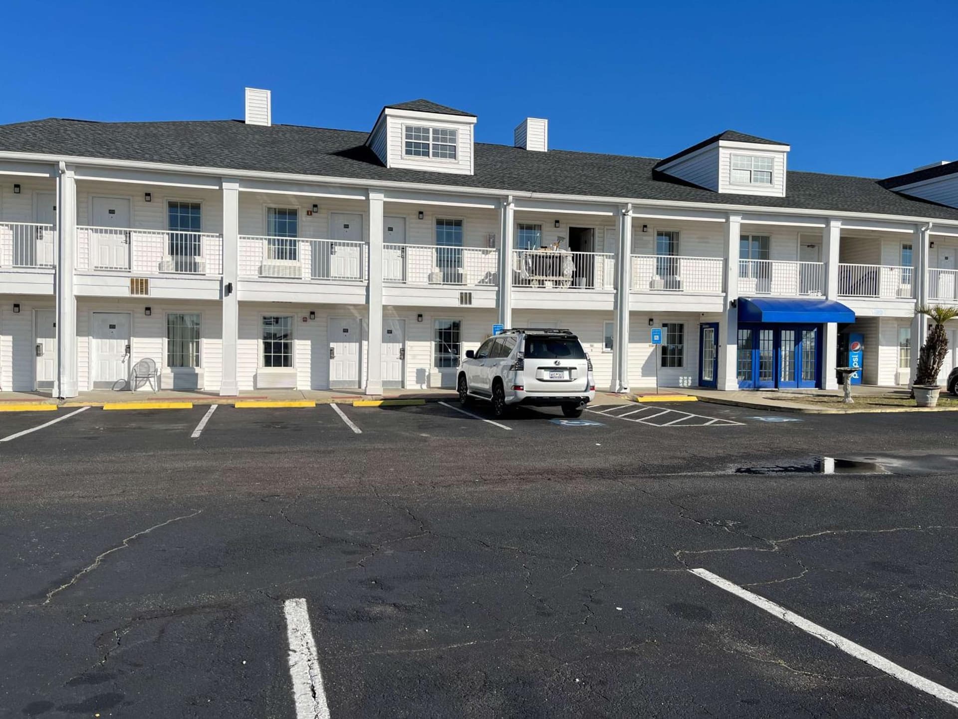 Motel 6 Georgetown, SC Marina featured exterior or lobby in Georgetown, SC — similar hotel