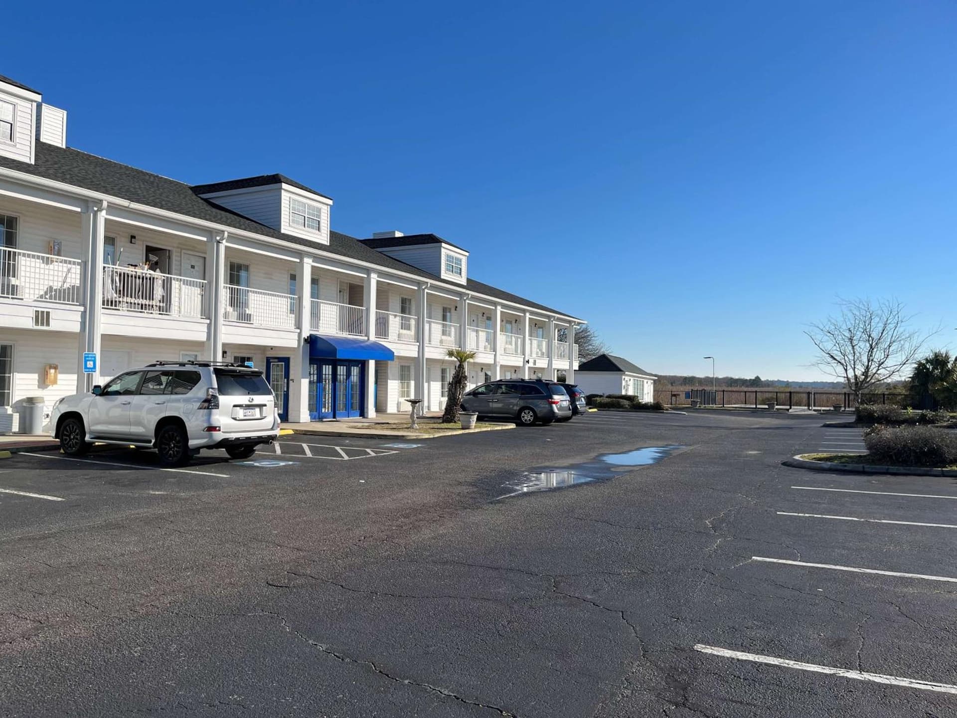 Motel 6 Georgetown, SC Marina interior in Georgetown, SC — gallery photo 2