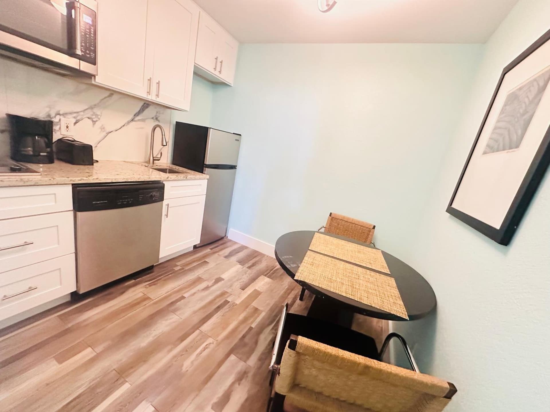 TAMPA BAY, BEACH step away, WIFI, FREE PARKING,POOLS, JACUZZI gallery photo in Ruskin, FL — image 12