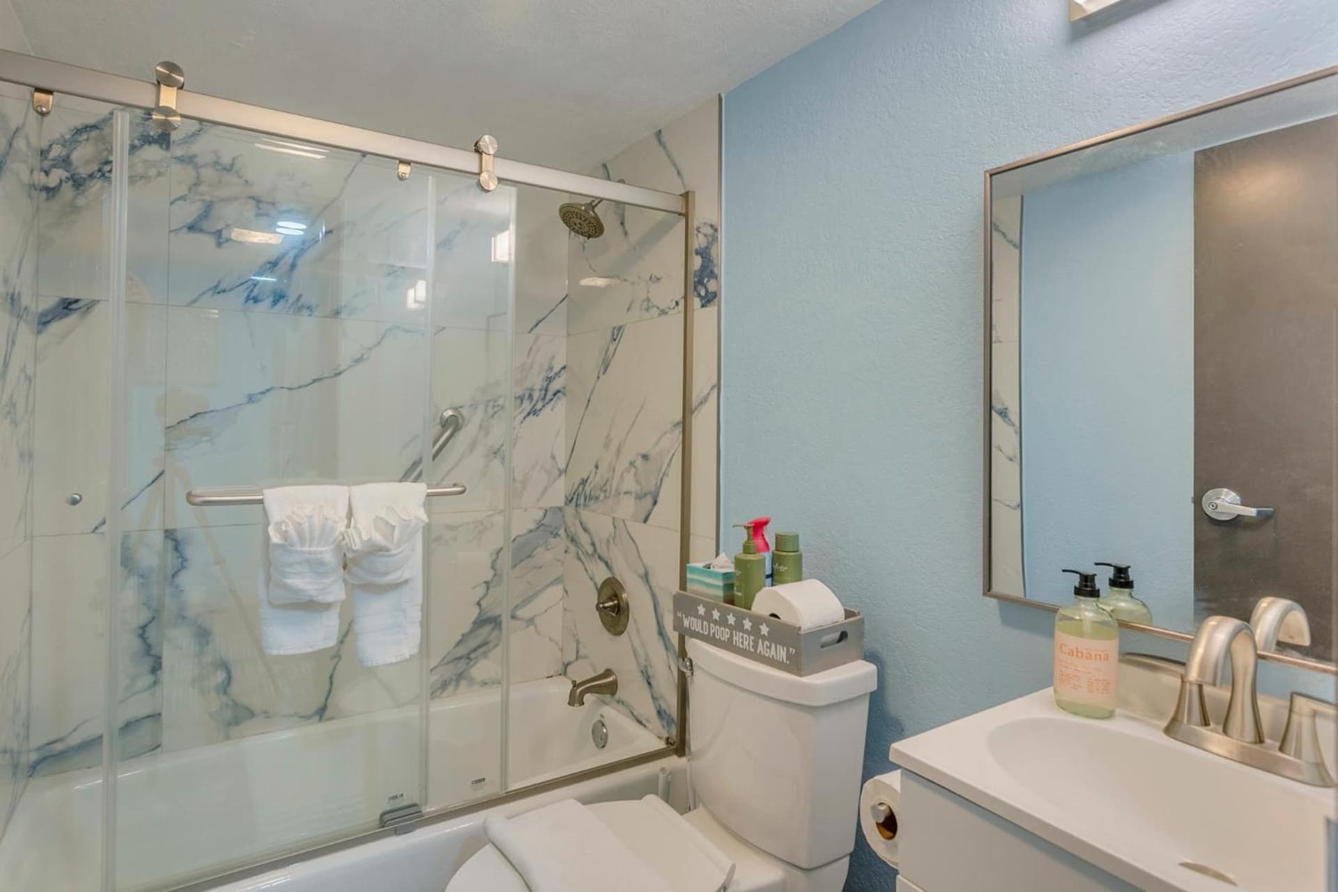 TAMPA BAY, BEACH step away, WIFI, FREE PARKING,POOLS, JACUZZI gallery photo in Ruskin, FL — image 89