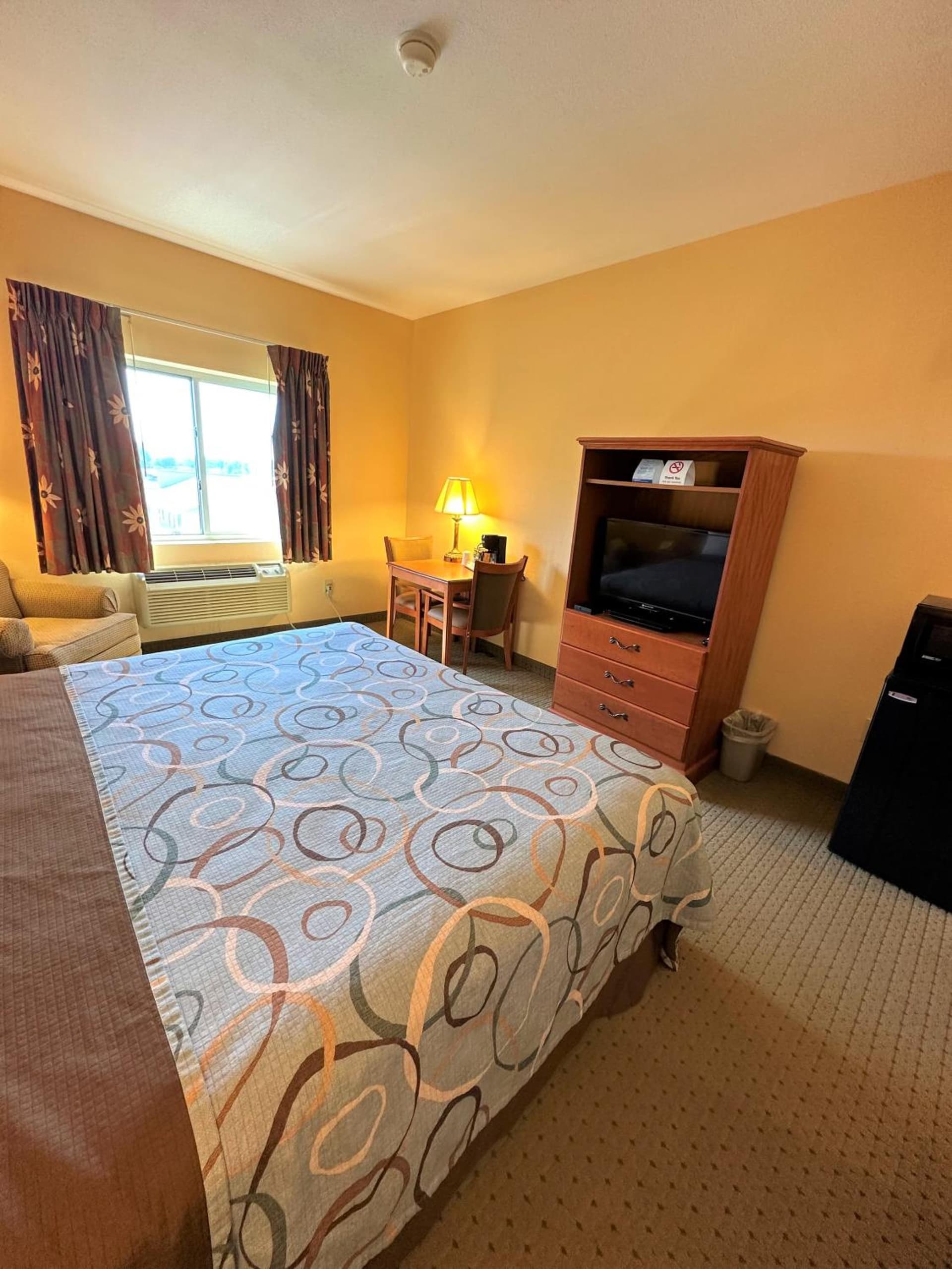 Super 8 by Wyndham Topeka at Forbes Landing gallery photo in Topeka, KS — image 45