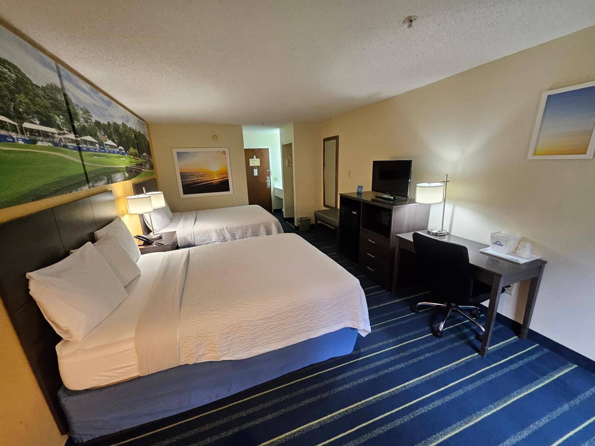 Days Inn by Wyndham Burlington East interior in Haw River, NC — gallery photo 2