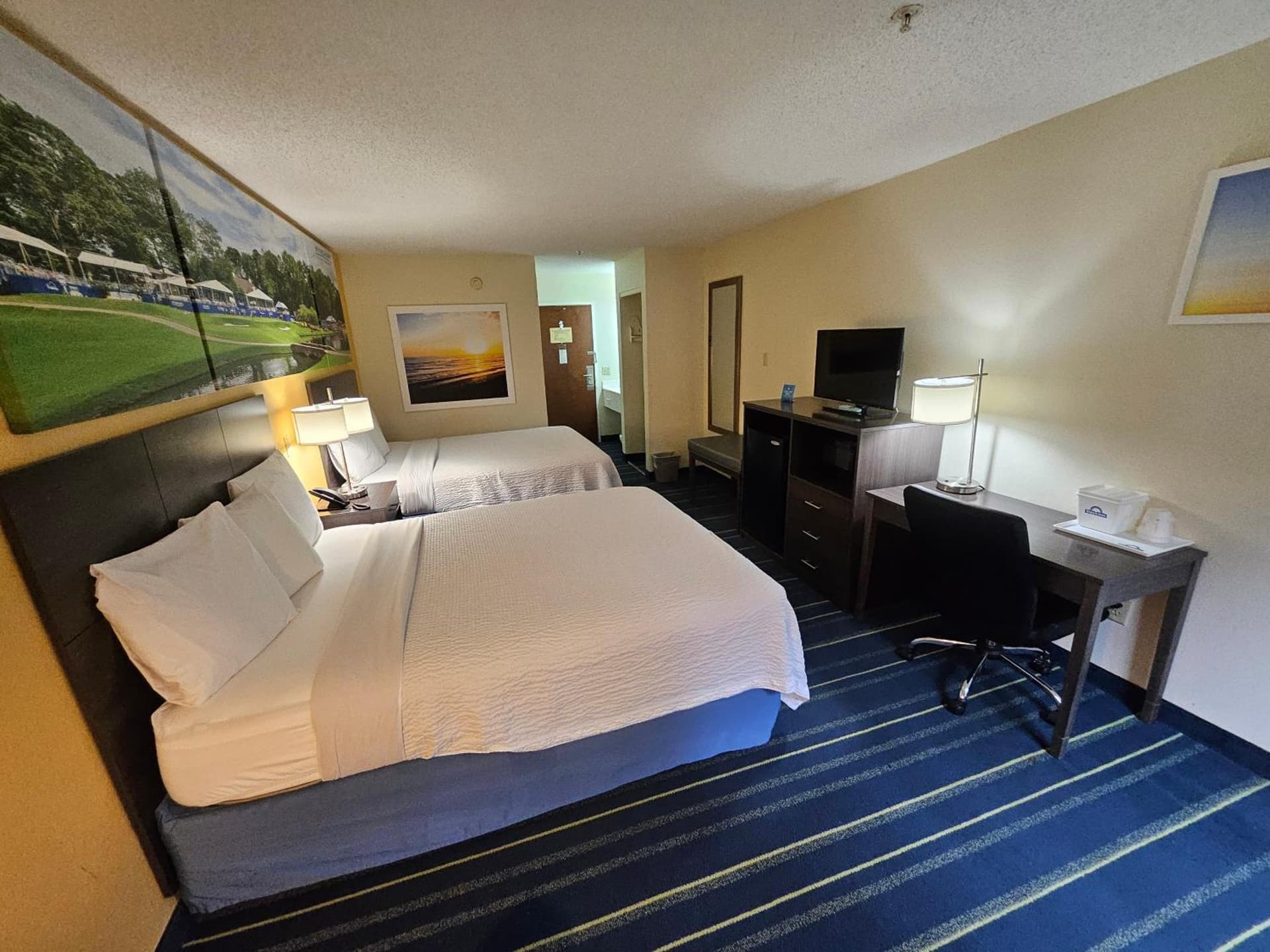 Days Inn by Wyndham Burlington East gallery photo in Haw River, NC — image 18