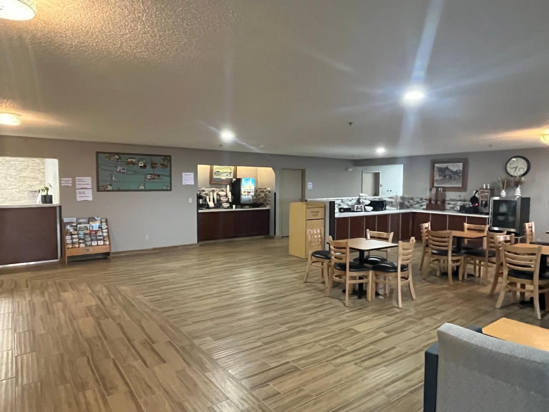 Days Inn & Suites by Wyndham Williamsburg IA North gallery photo in Williamsburg, IA — image 29