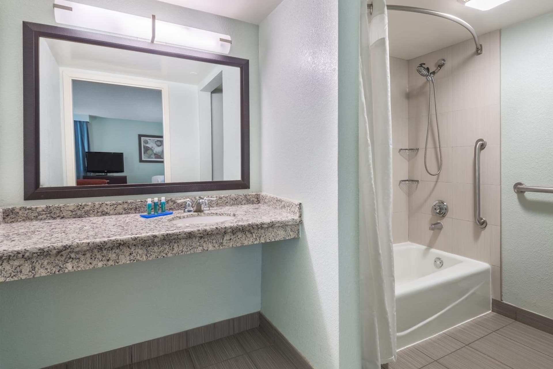 Holiday Inn Express Hotel & Suites Ft. Lauderdale-Plantation by IHG gallery photo in Plantation, FL — image 27