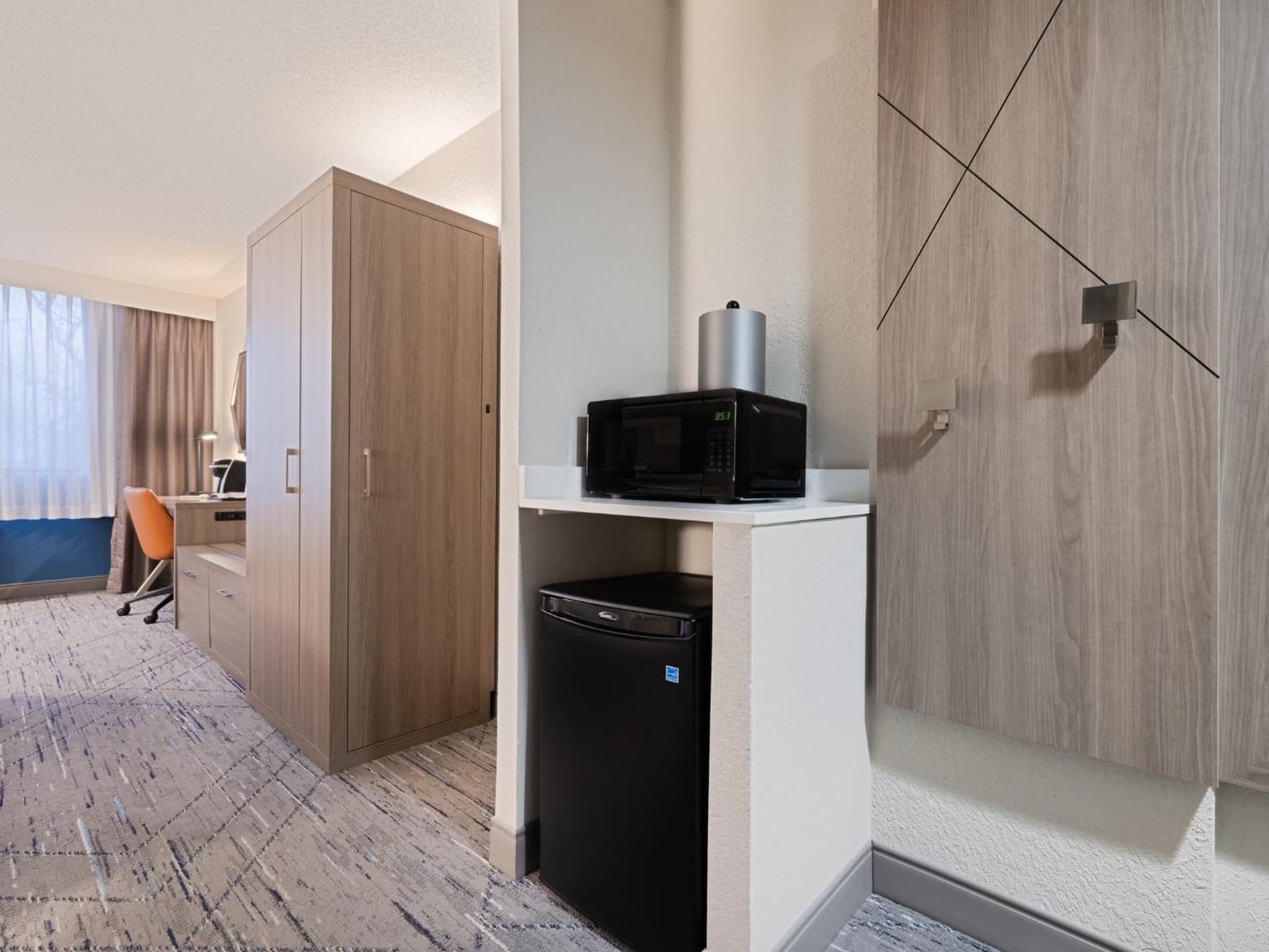 Holiday Inn Express Hotel & Suites Ft. Lauderdale-Plantation by IHG gallery photo in Plantation, FL — image 21