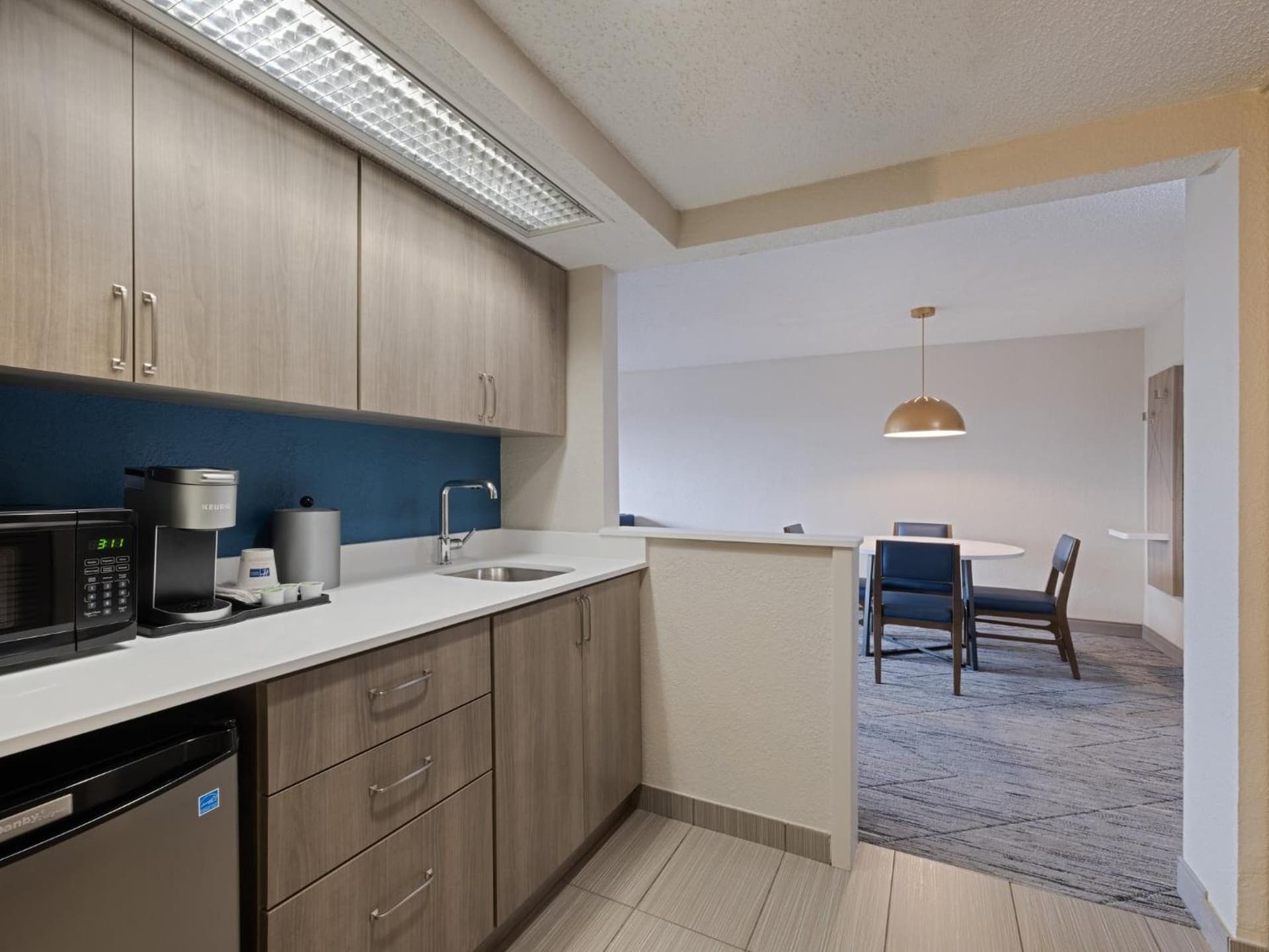 Holiday Inn Express Hotel & Suites Ft. Lauderdale-Plantation by IHG interior in Plantation, FL — gallery photo 2