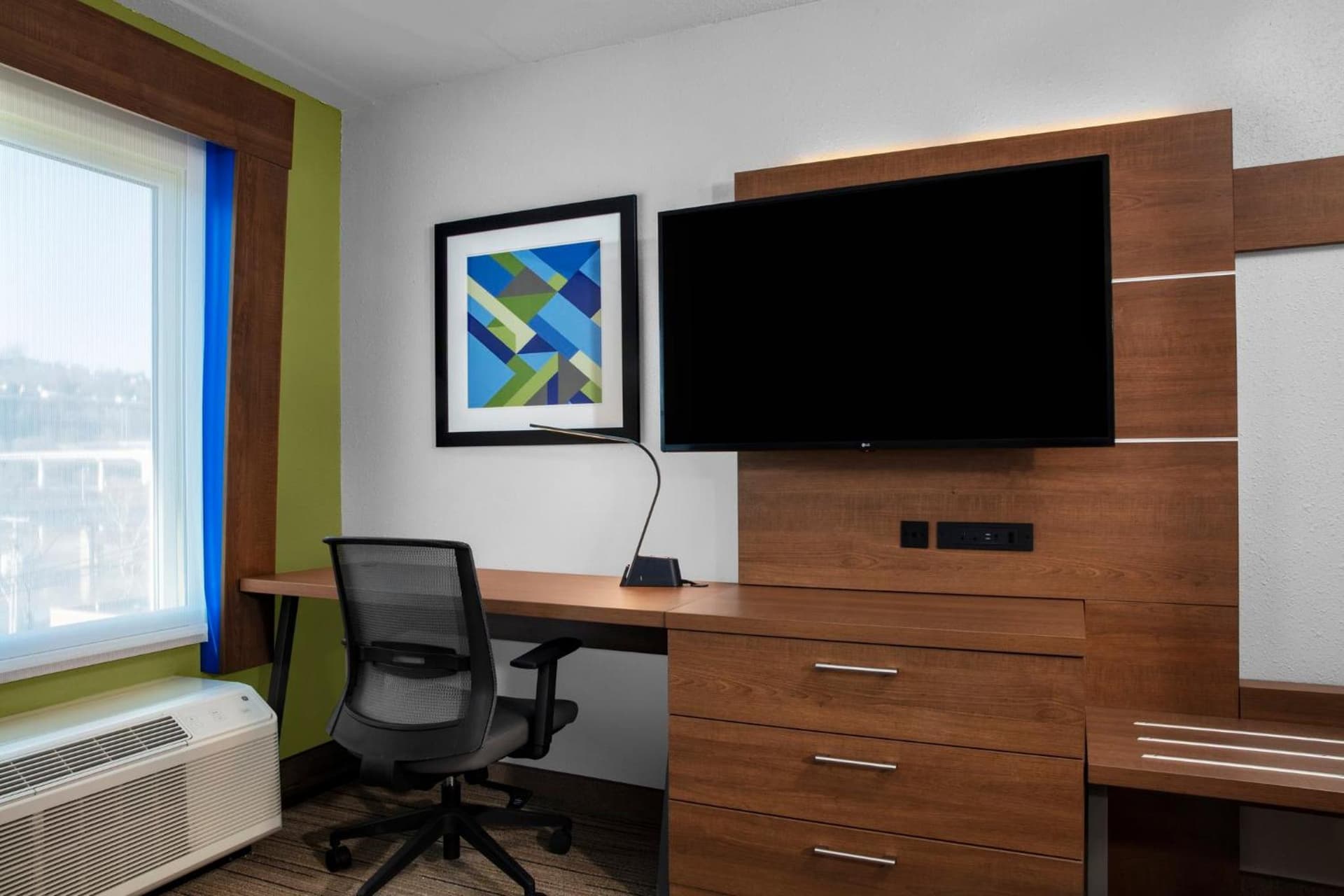 Holiday Inn Express Charleston-Civic Center by IHG gallery photo in Charleston, WV — image 43