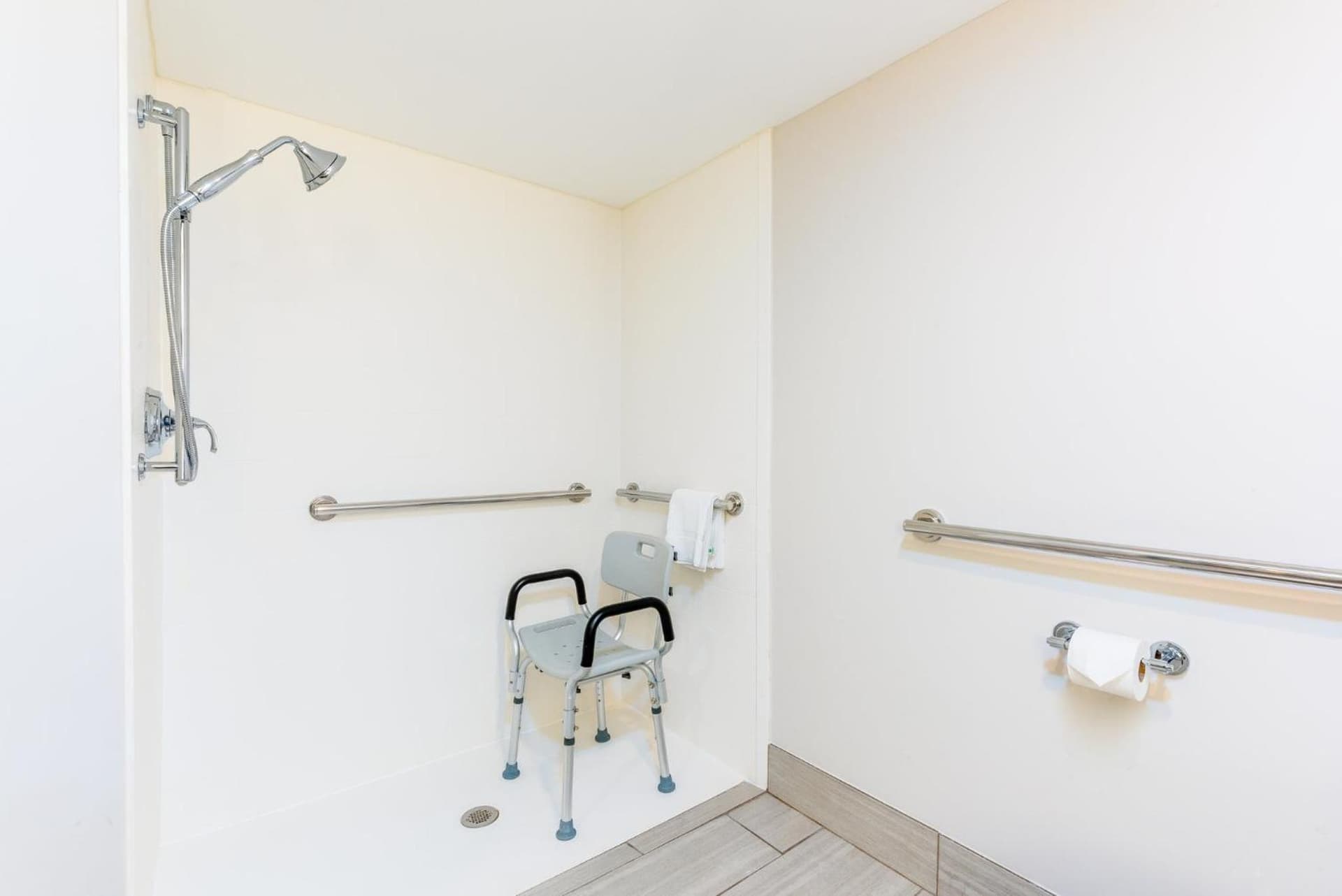 Holiday Inn Express Hotel & Suites Bradenton West by IHG gallery photo in Bradenton, FL — image 42