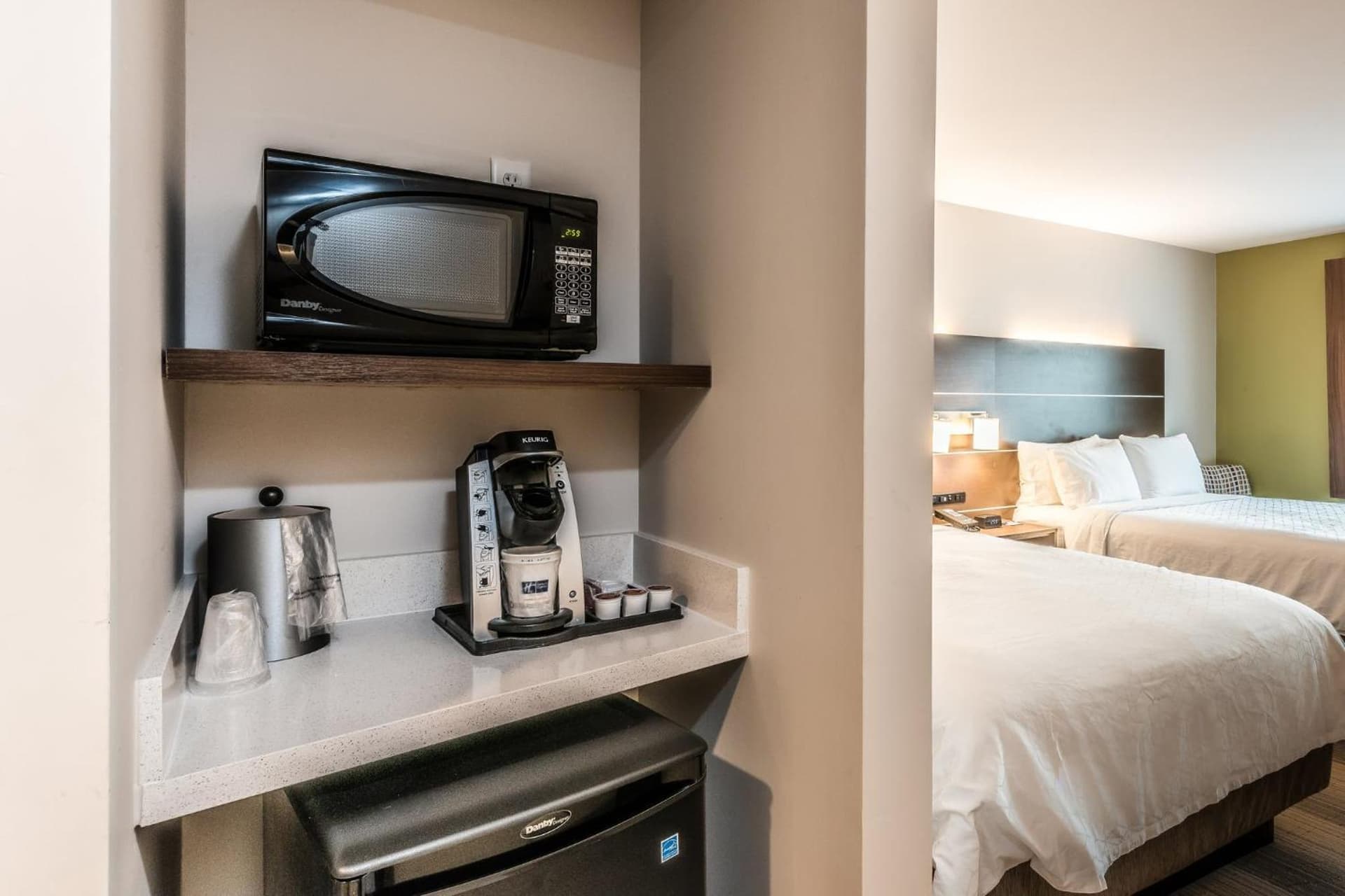 Holiday Inn Express Hotel & Suites Bradenton West by IHG gallery photo in Bradenton, FL — image 8