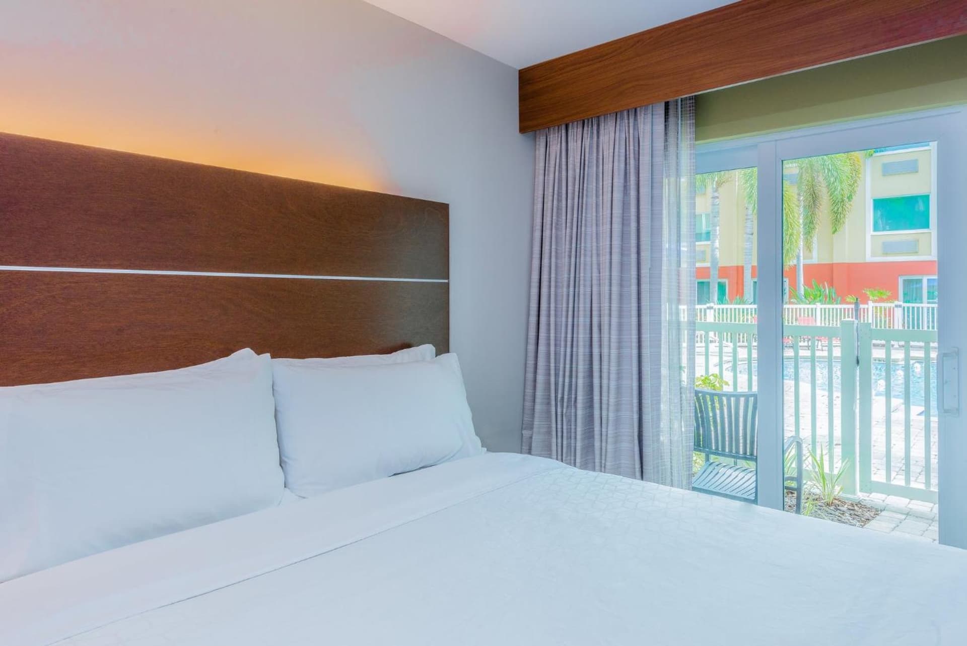 Holiday Inn Express Hotel & Suites Bradenton West by IHG gallery photo in Bradenton, FL — image 17