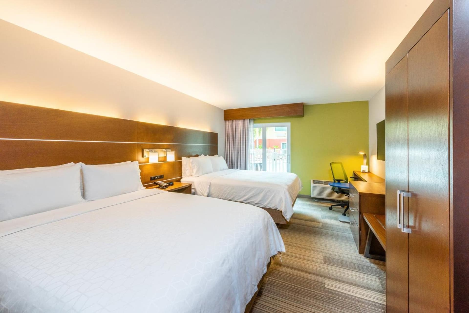 Holiday Inn Express Hotel & Suites Bradenton West by IHG gallery photo in Bradenton, FL — image 53