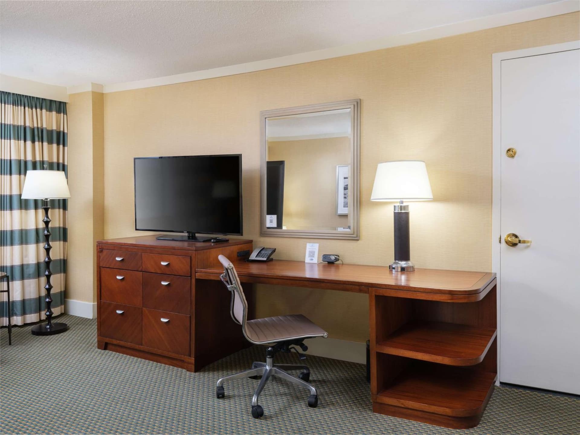 DoubleTree by Hilton Stamford gallery photo in Stamford, CT — image 73