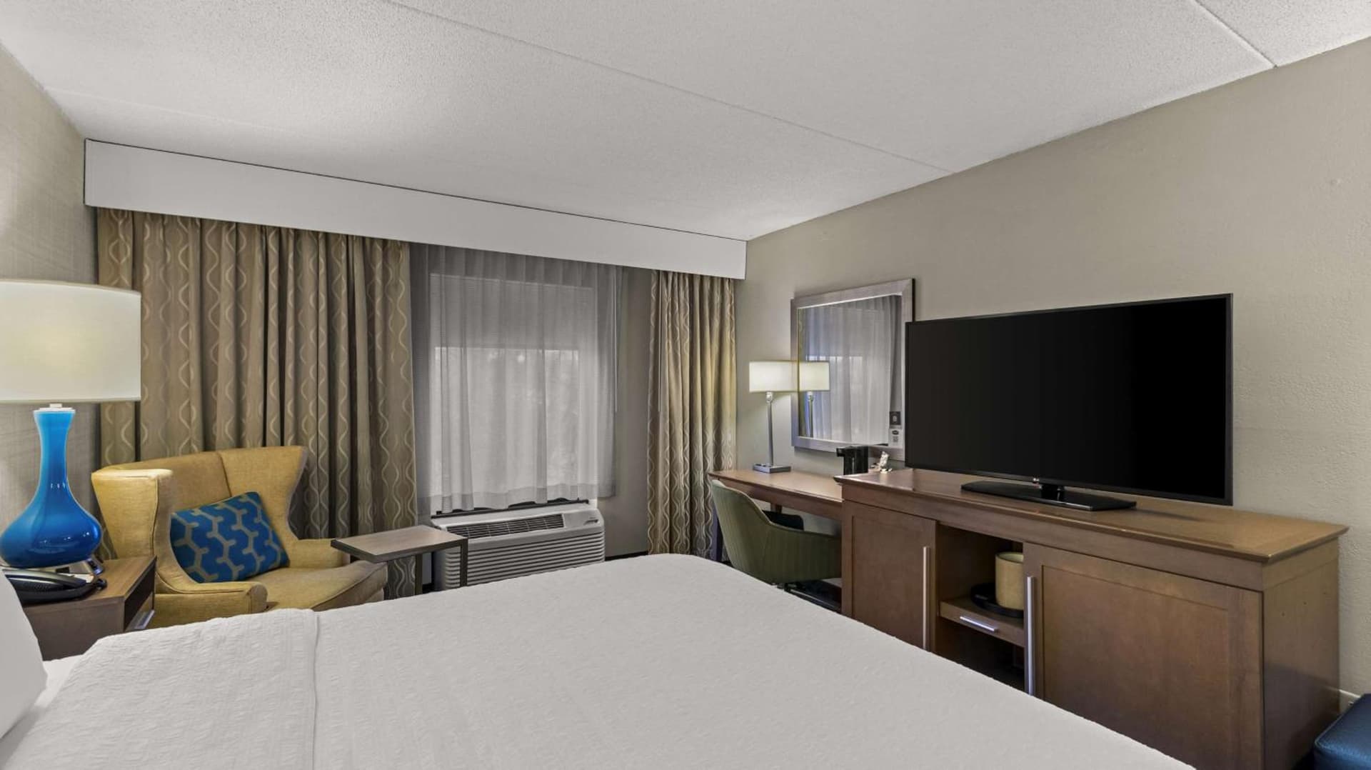 Hampton Inn Bloomington gallery photo in Bloomington, IN — image 30