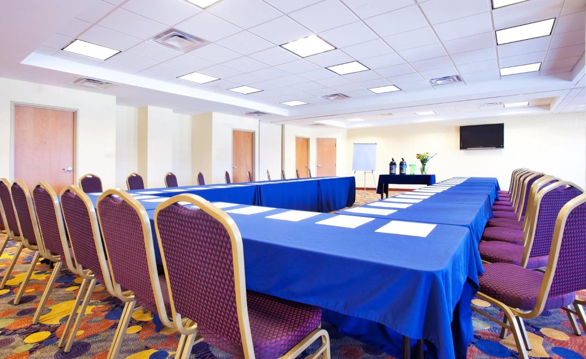 Holiday Inn Express Hotel & Suites Waukegan/Gurnee by IHG gallery photo in Waukegan, IL — image 9