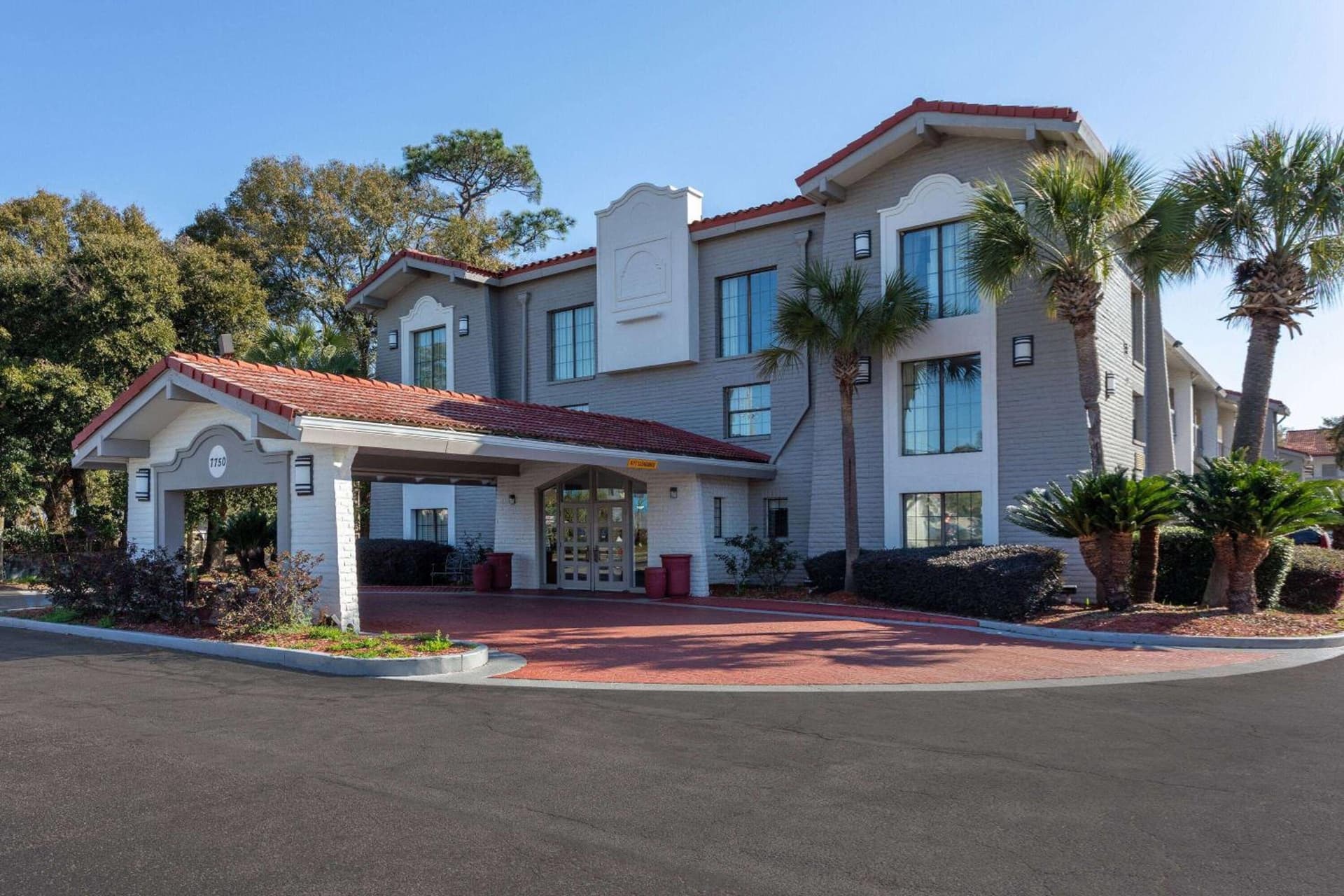 La Quinta Inn by Wyndham Pensacola gallery photo in Pensacola, FL — image 25