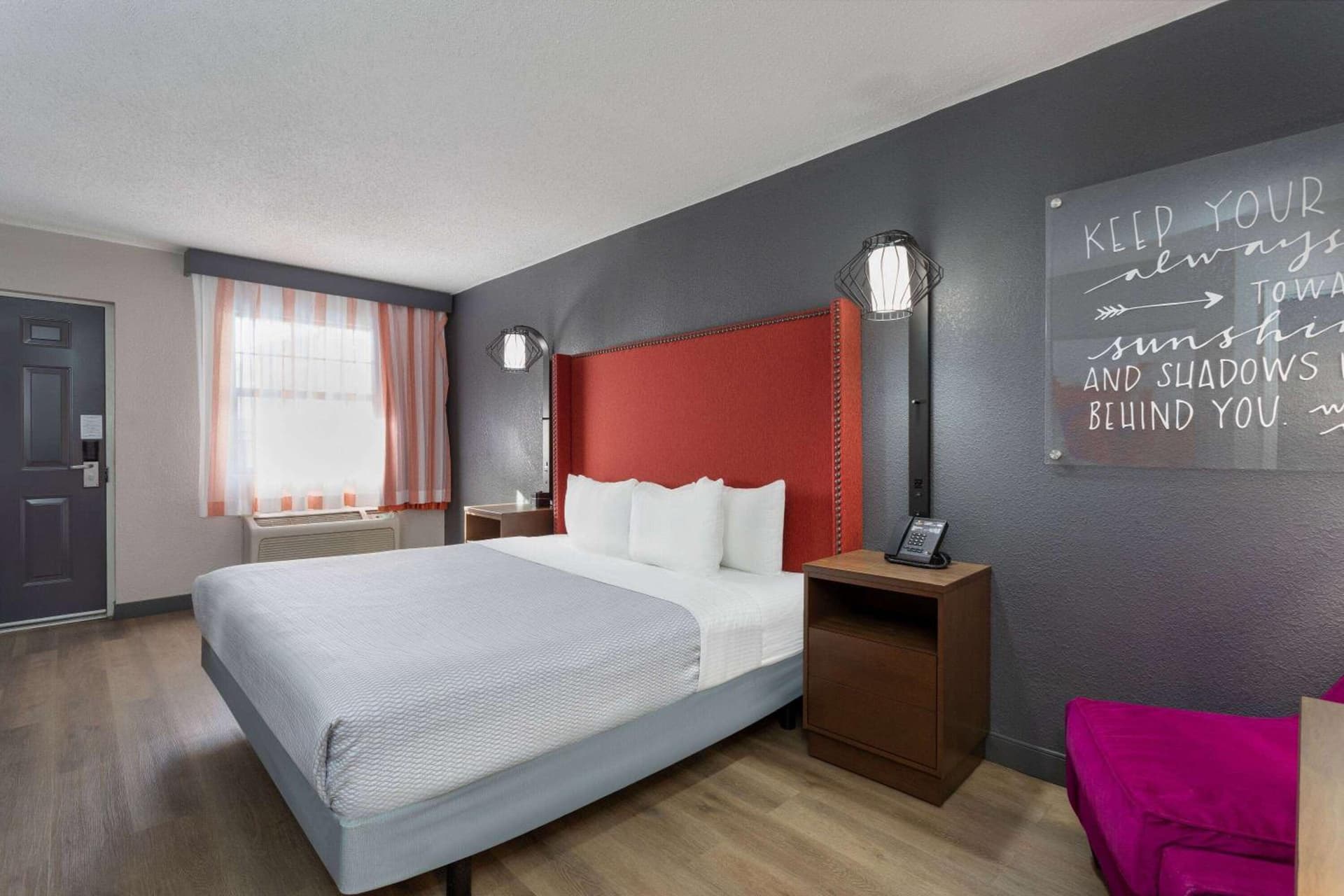 La Quinta Inn by Wyndham Pensacola gallery photo in Pensacola, FL — image 15