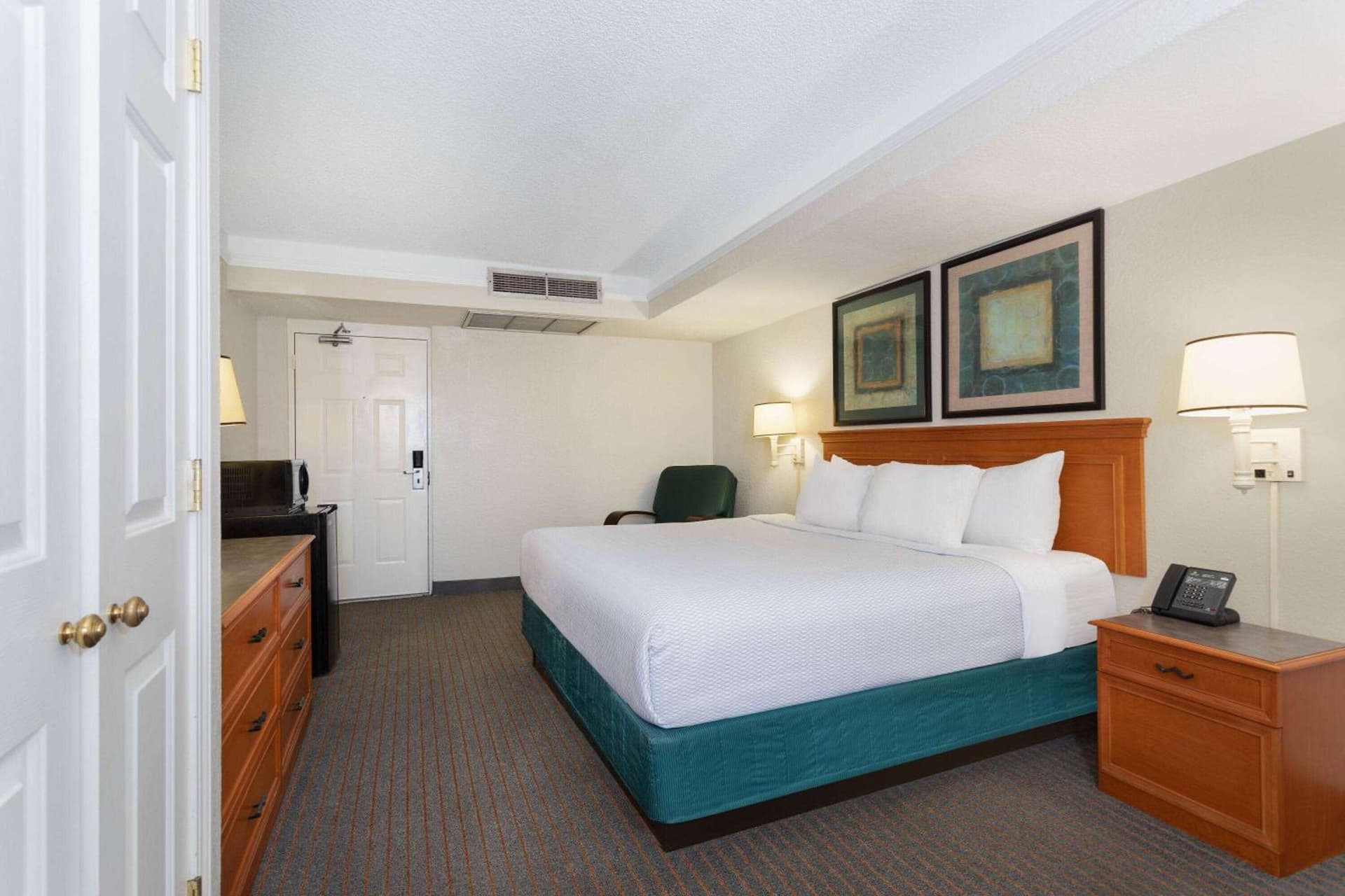 La Quinta Inn by Wyndham Pensacola gallery photo in Pensacola, FL — image 22