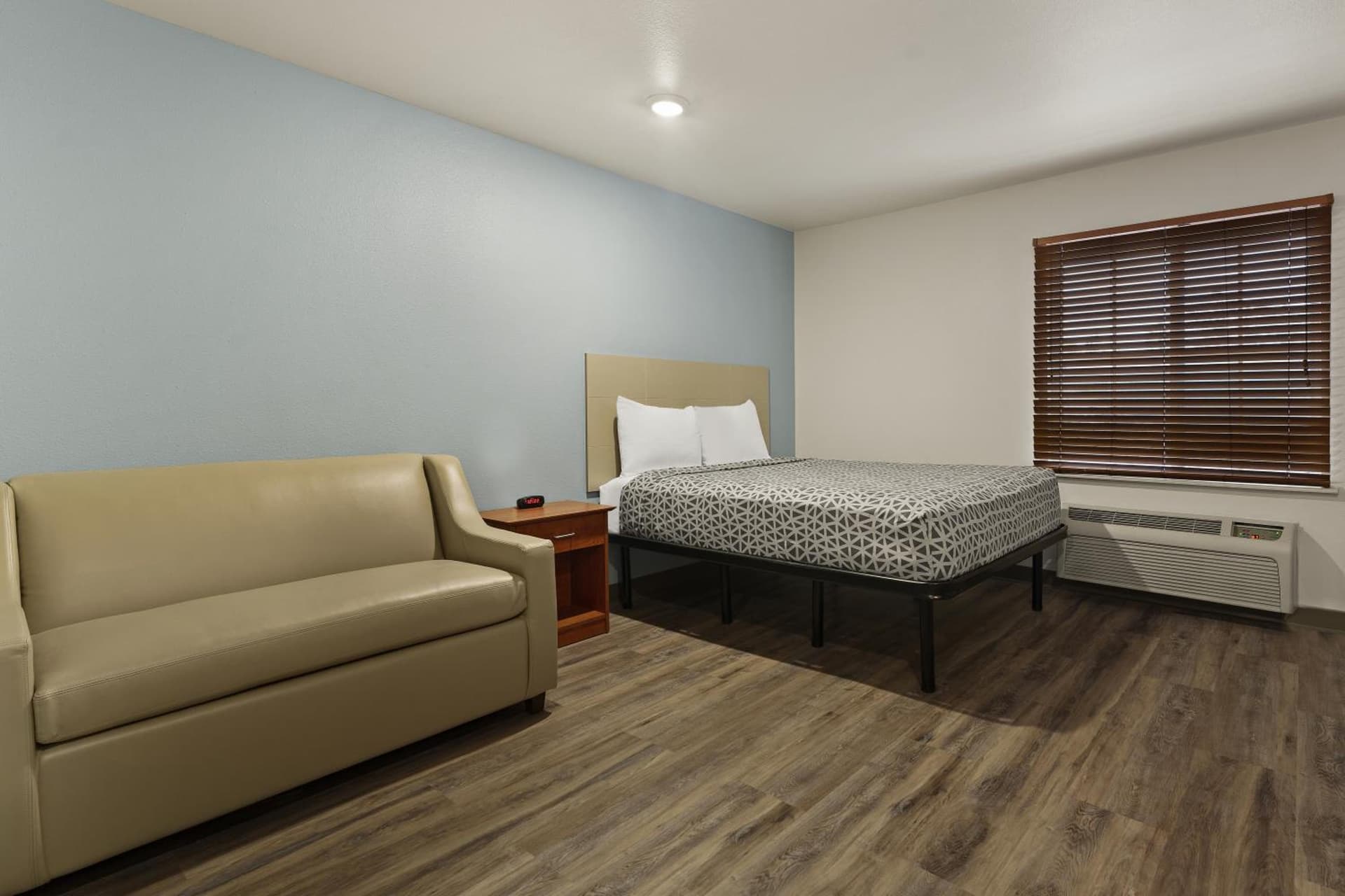 WoodSpring Suites Johnson City gallery photo in Johnson City, TN — image 11