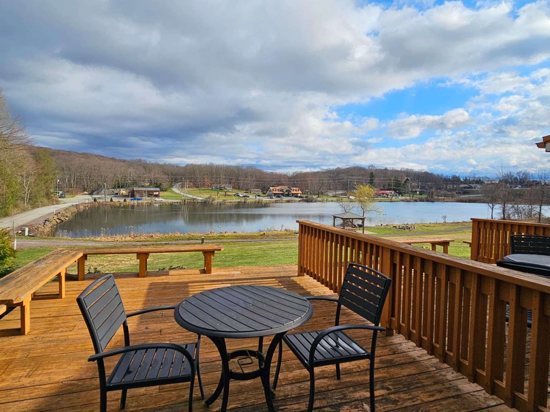 Lodge at Chalk Hill interior in Uniontown, PA — gallery photo 2