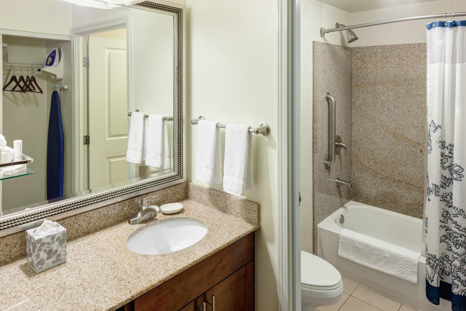 Residence Inn by Marriott Chicago Lake Forest/Mettawa gallery photo in Mettawa, IL — image 13