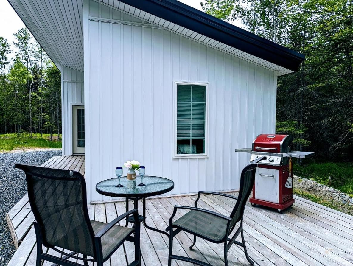 Captains Quarters by the Beach property views in Ellsworth, ME — gallery photo 3