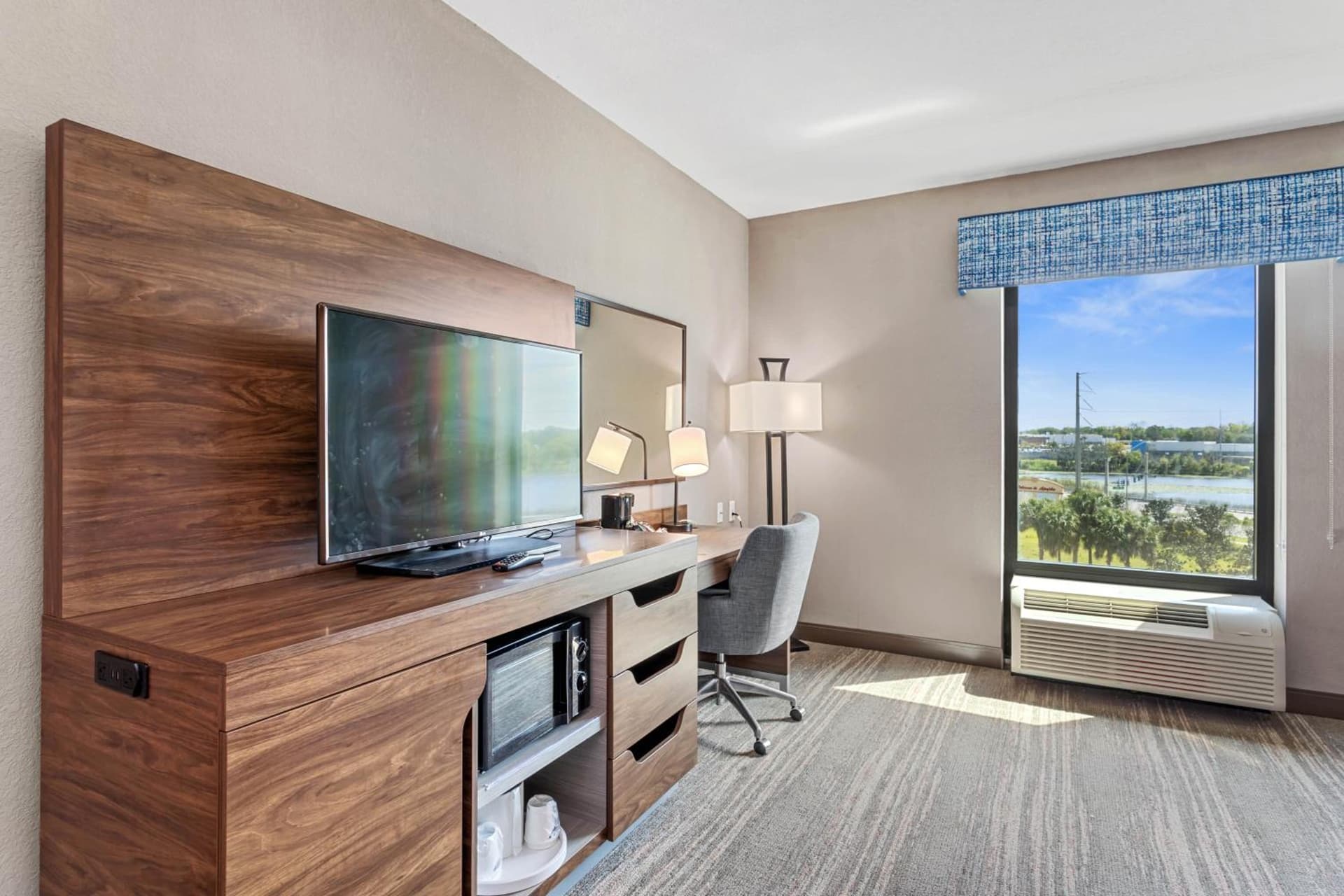 Hampton Inn & Suites Orlando-Apopka gallery photo in Orlando, FL — image 48