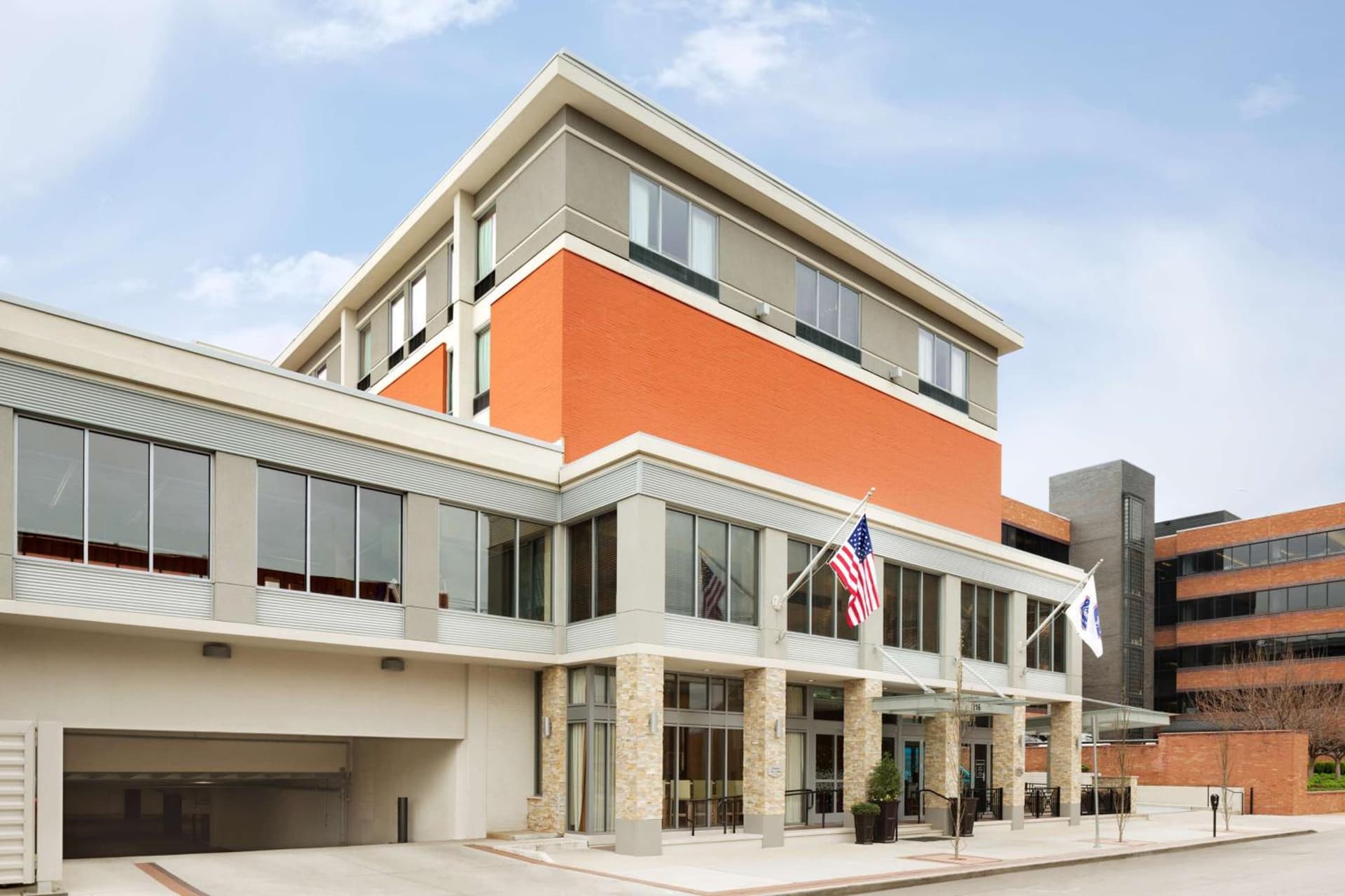 Hampton Inn and Suites Clayton/St. Louis-Galleria Area featured exterior or lobby in Clayton, MO — similar hotel