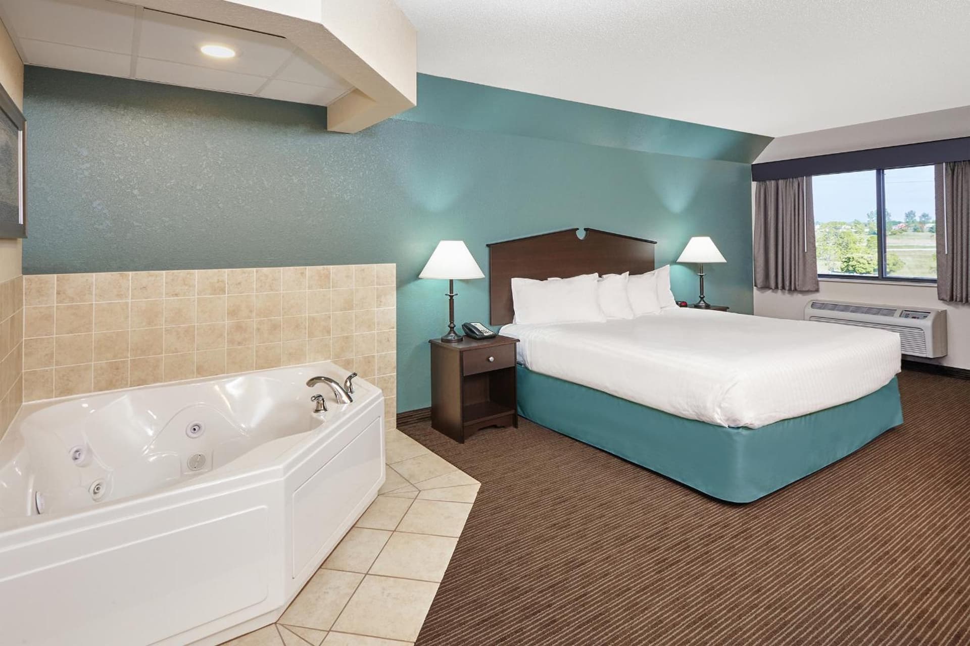 AmericInn by Wyndham Green Bay East gallery photo in Green Bay, WI — image 18