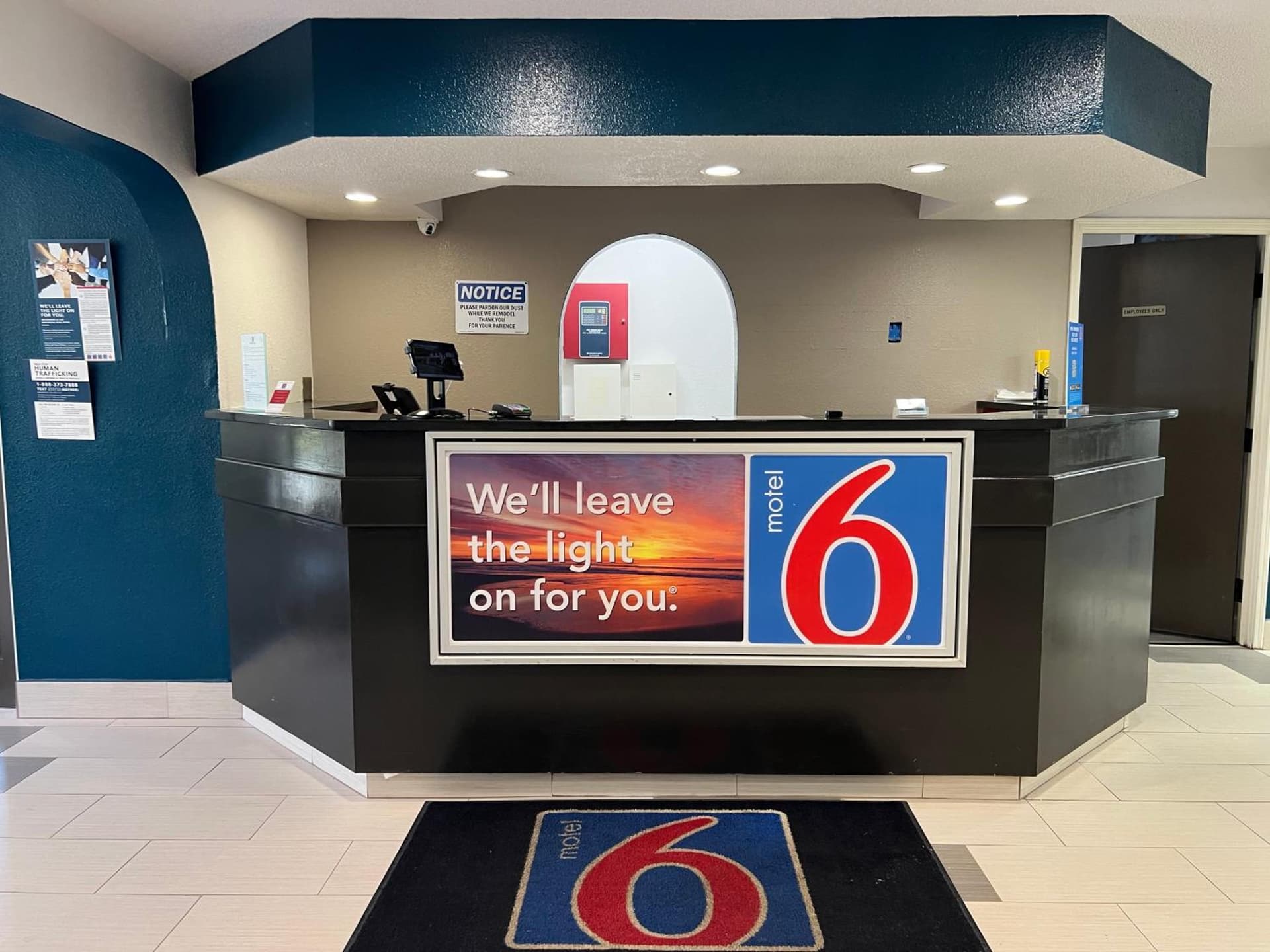 Motel 6-Simpsonville, SC - Greenville interior in Simpsonville, SC — gallery photo 2