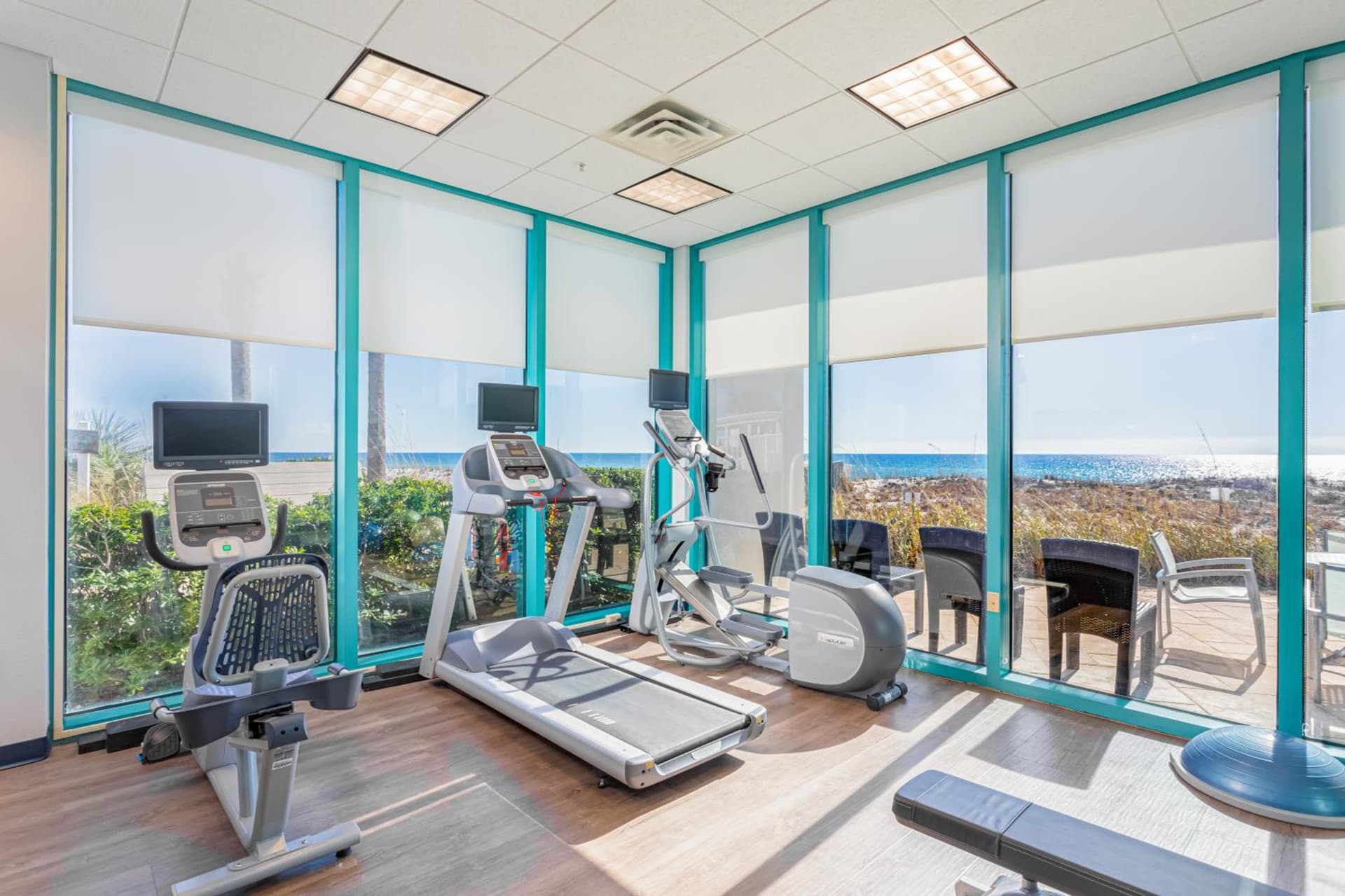 Holiday Inn Express Pensacola Beach by IHG property views in Pensacola Beach, FL — gallery photo 3