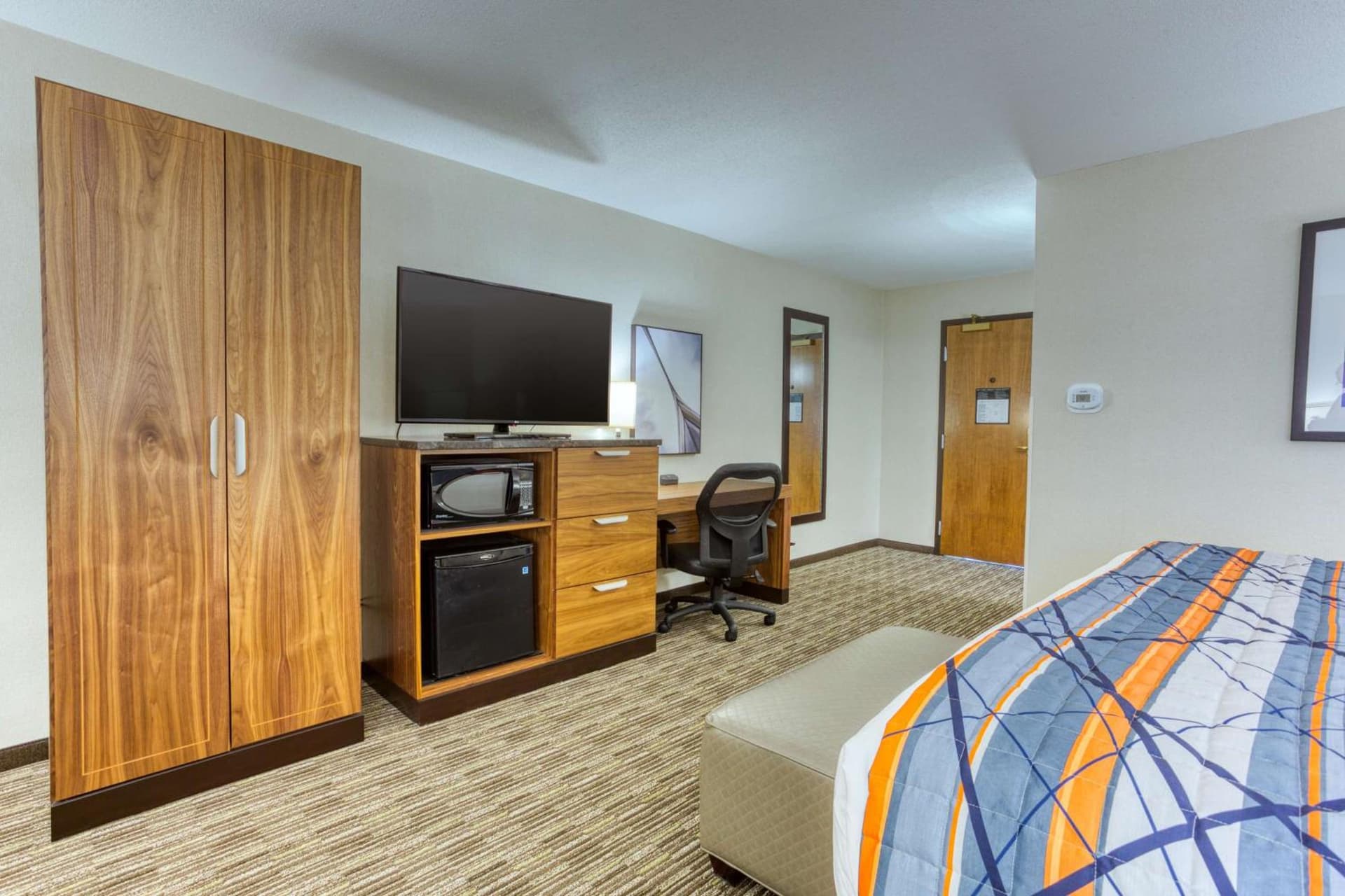Drury Inn and Suites St Louis Collinsville interior in Collinsville, IL — gallery photo 2