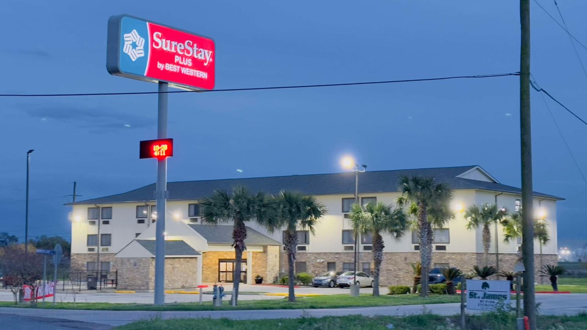 SureStay Plus by Best Western St. James Donaldsonville featured exterior or lobby in Donaldsonville, LA — similar hotel