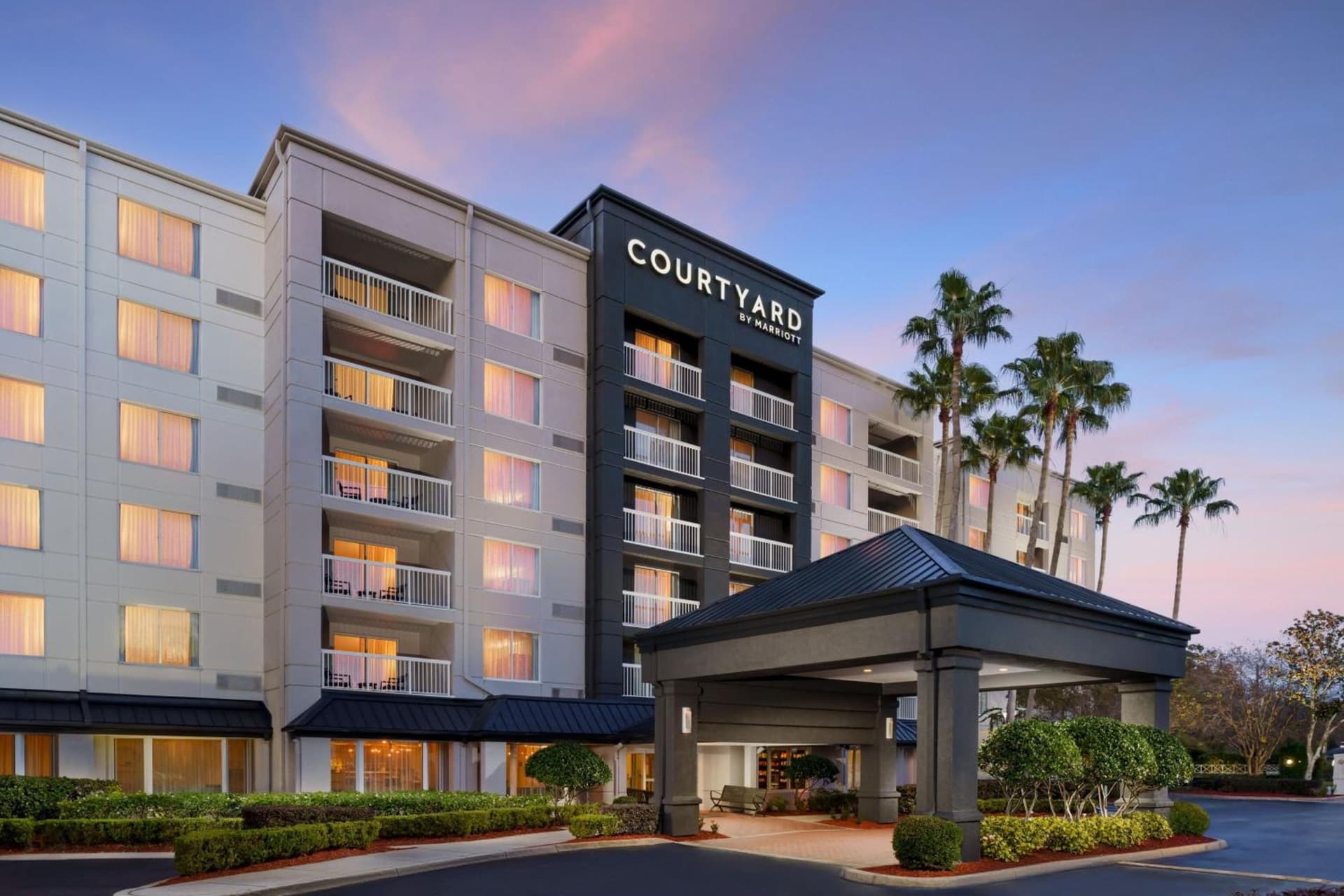 Courtyard by Marriott Orlando Downtown interior in Orlando, FL — gallery photo 2