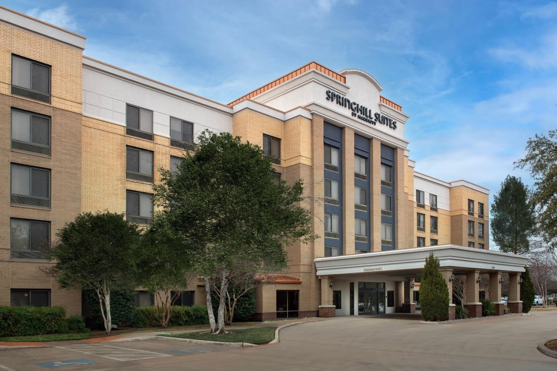 SpringHill Suites Dallas Addison/Quorum Drive interior in Addison, TX — gallery photo 2