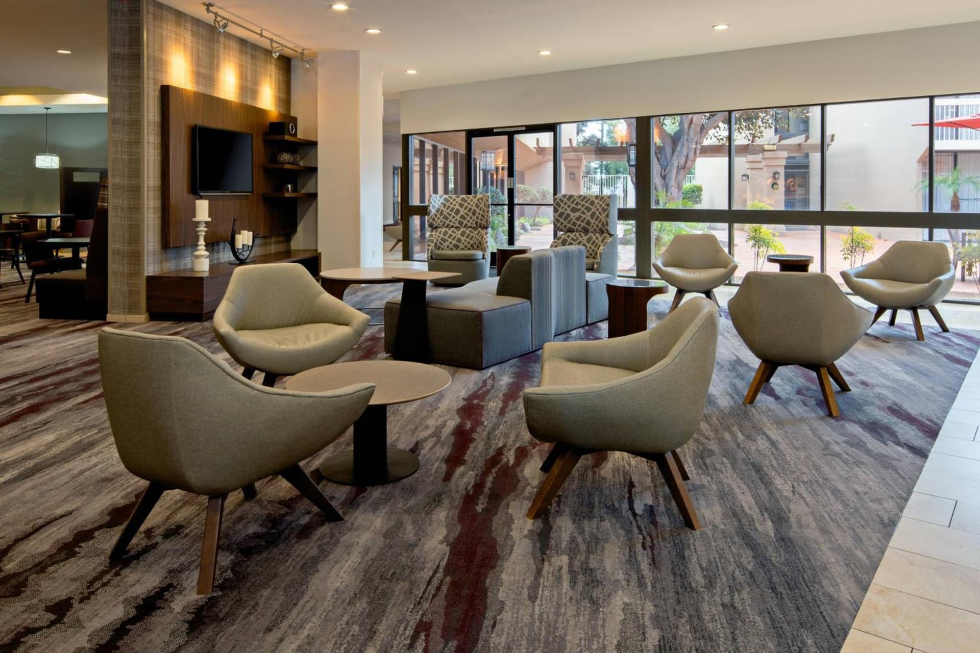 Holiday Inn Oxnard - Ventura by IHG property views in Oxnard, CA — gallery photo 3