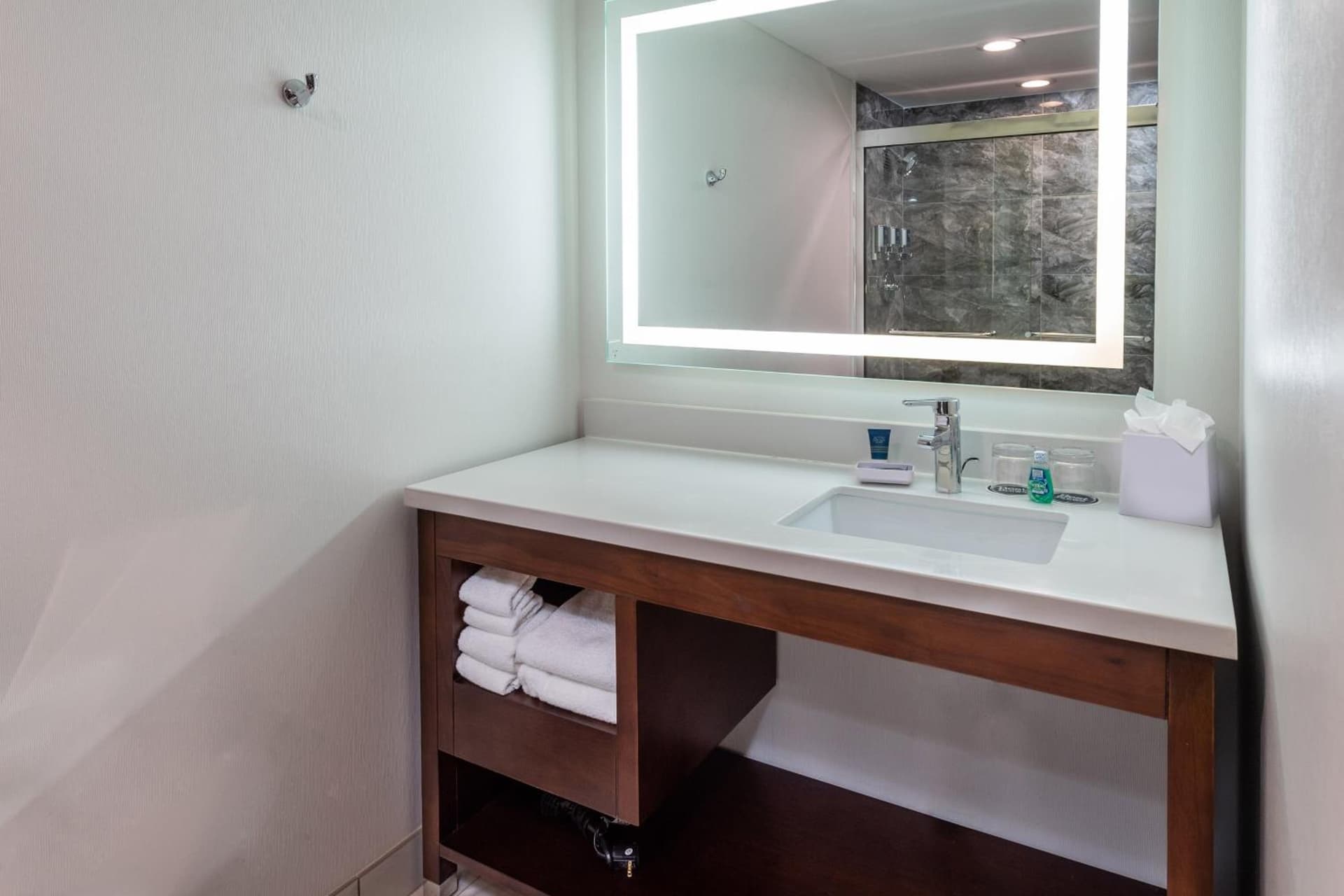 Four Points by Sheraton Atlanta Airport West interior in Atlanta, GA — gallery photo 2
