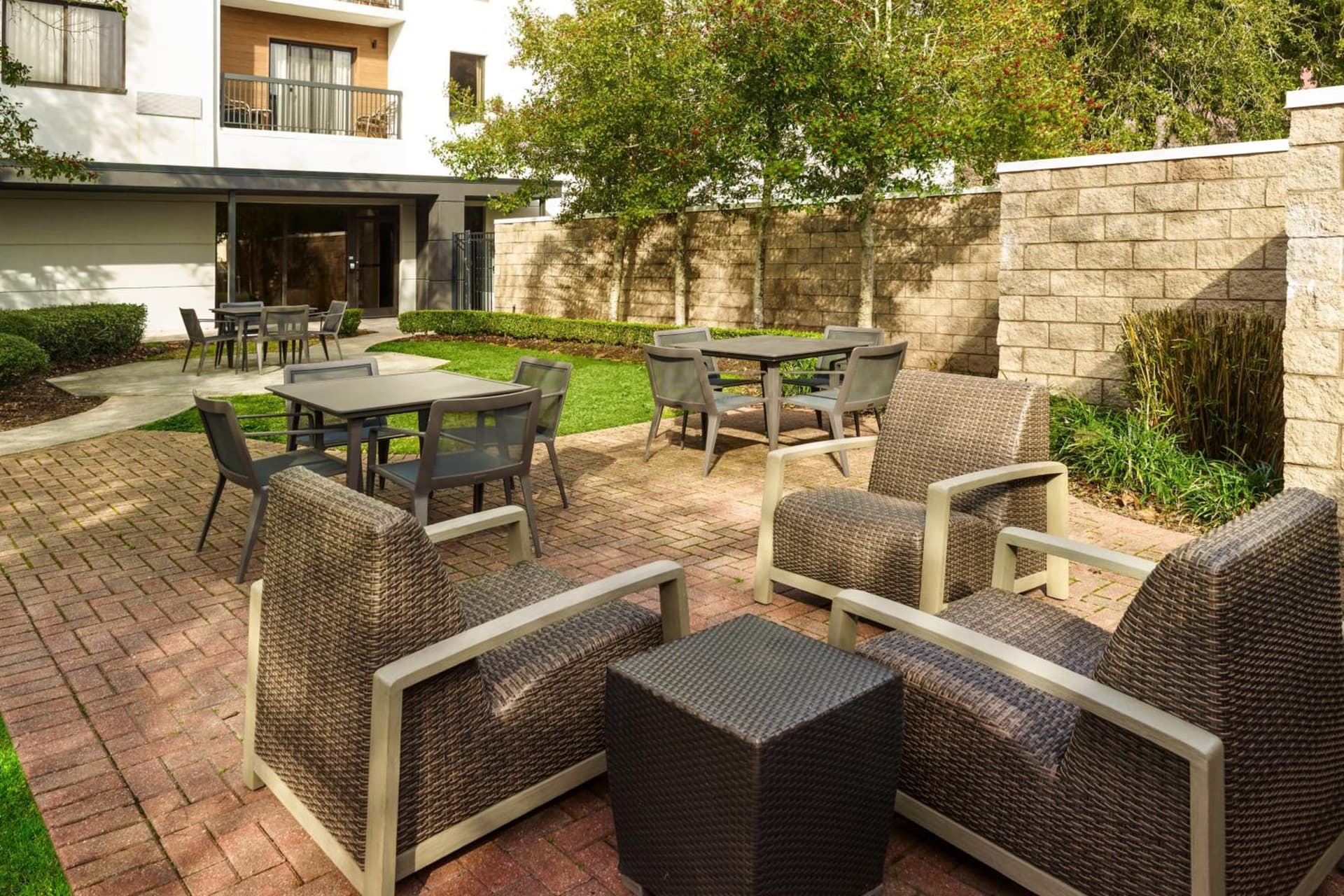 Courtyard by Marriott New Orleans Metairie property views in Metairie, LA — gallery photo 3