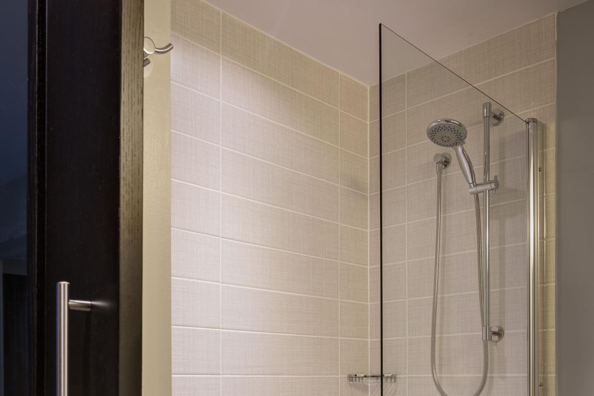 Courtyard by Marriott New York JFK Airport gallery photo in Queens, NY — image 4