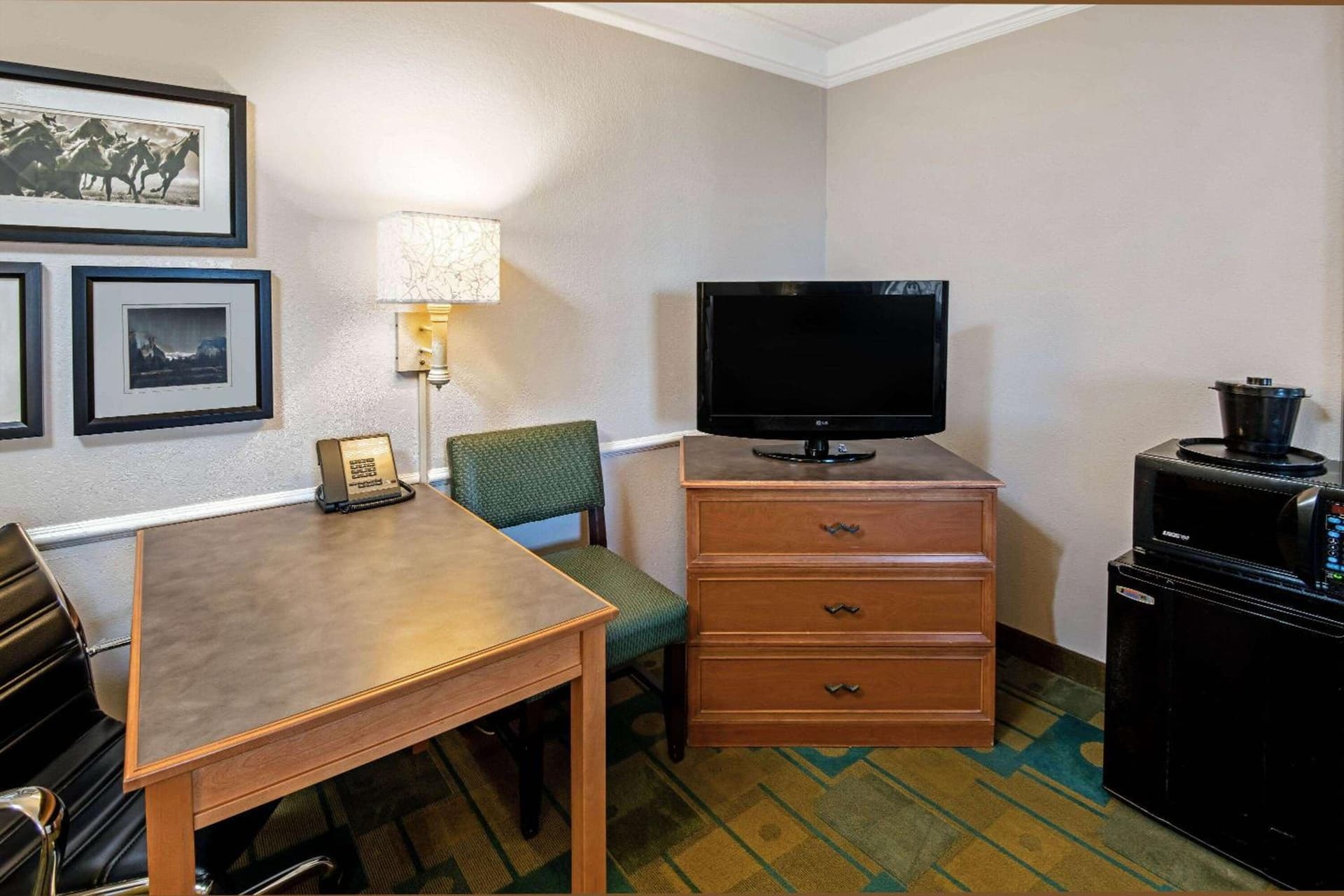La Quinta Inn by Wyndham Amarillo Mid-City property views in Amarillo, TX — gallery photo 3