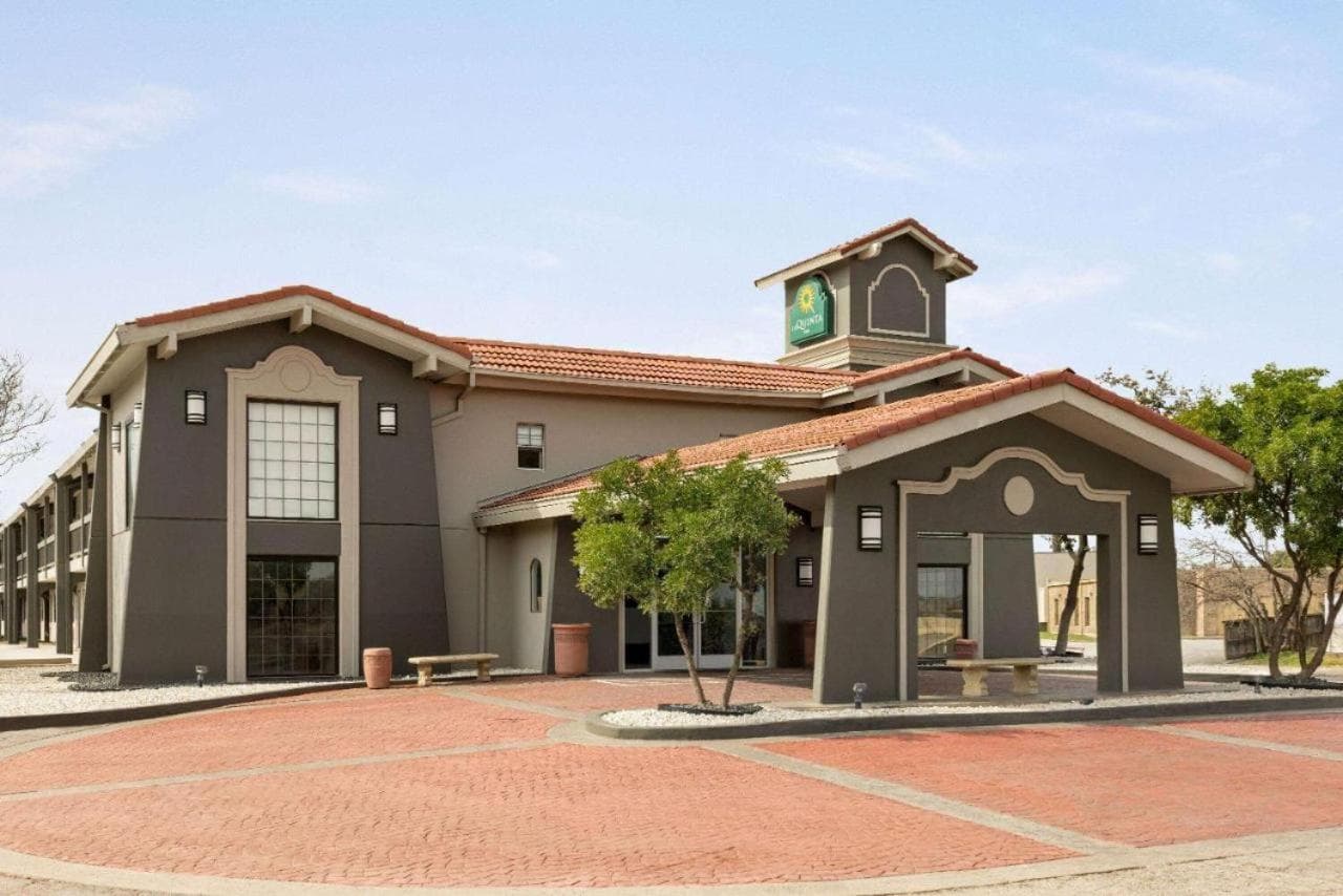 La Quinta Inn by Wyndham Corpus Christi North featured exterior or lobby in Corpus Christi, TX — similar hotel