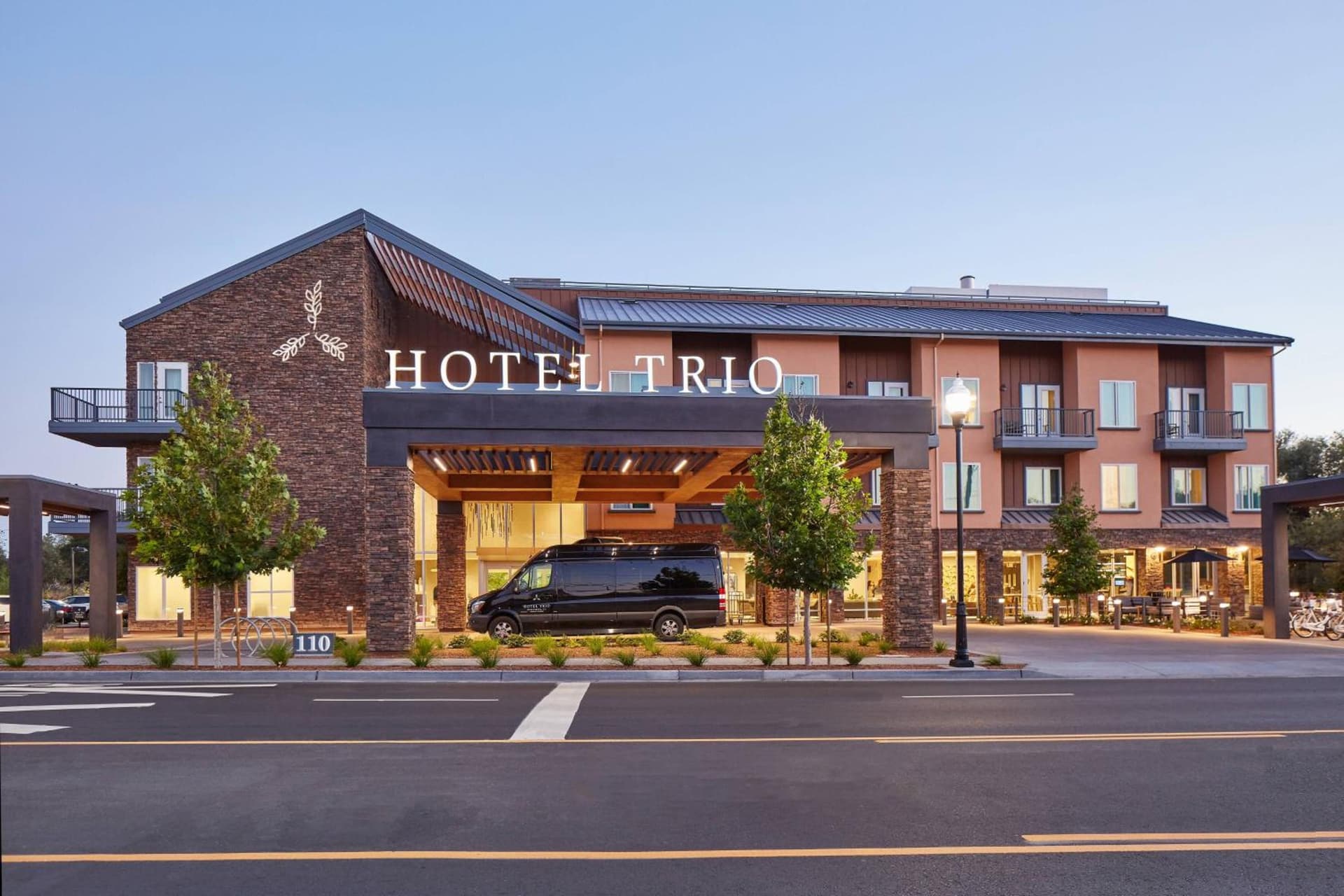 Hotel Trio Healdsburg featured exterior or lobby in Healdsburg, CA — similar hotel