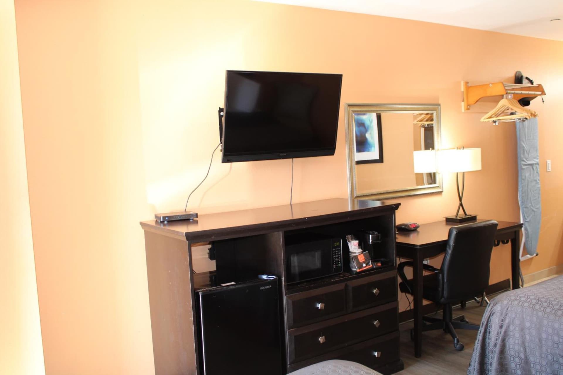 Rancho California Inn Temecula property views in Temecula, CA — gallery photo 3