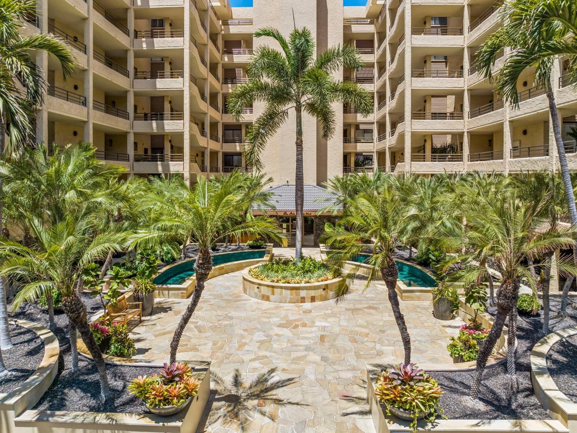 Polo Beach Club - CoralTree Residence Collection property views in Wailea, HI — gallery photo 3