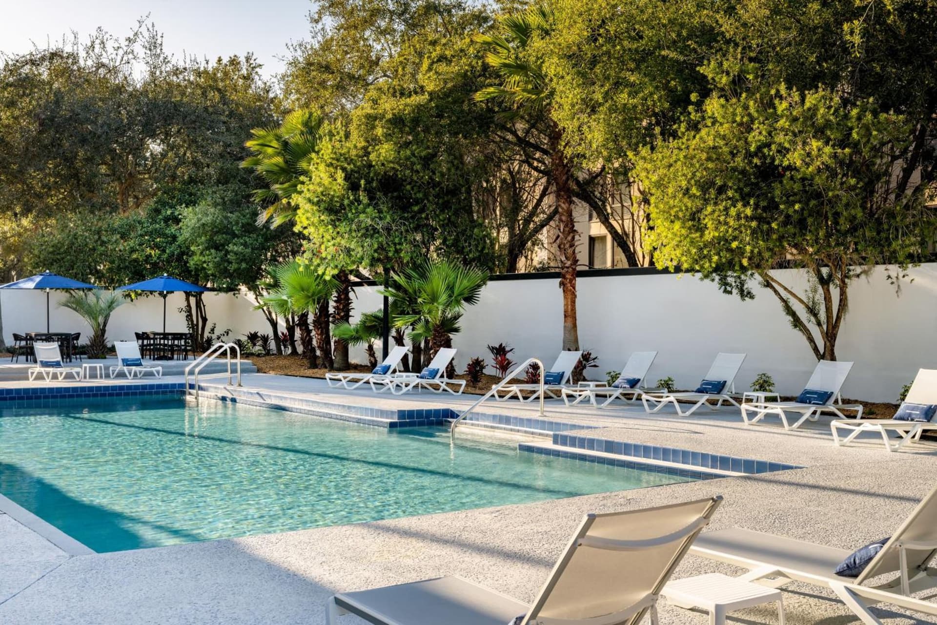 Delta Hotels by Marriott Jacksonville Deerwood gallery photo in Jacksonville, FL — image 41